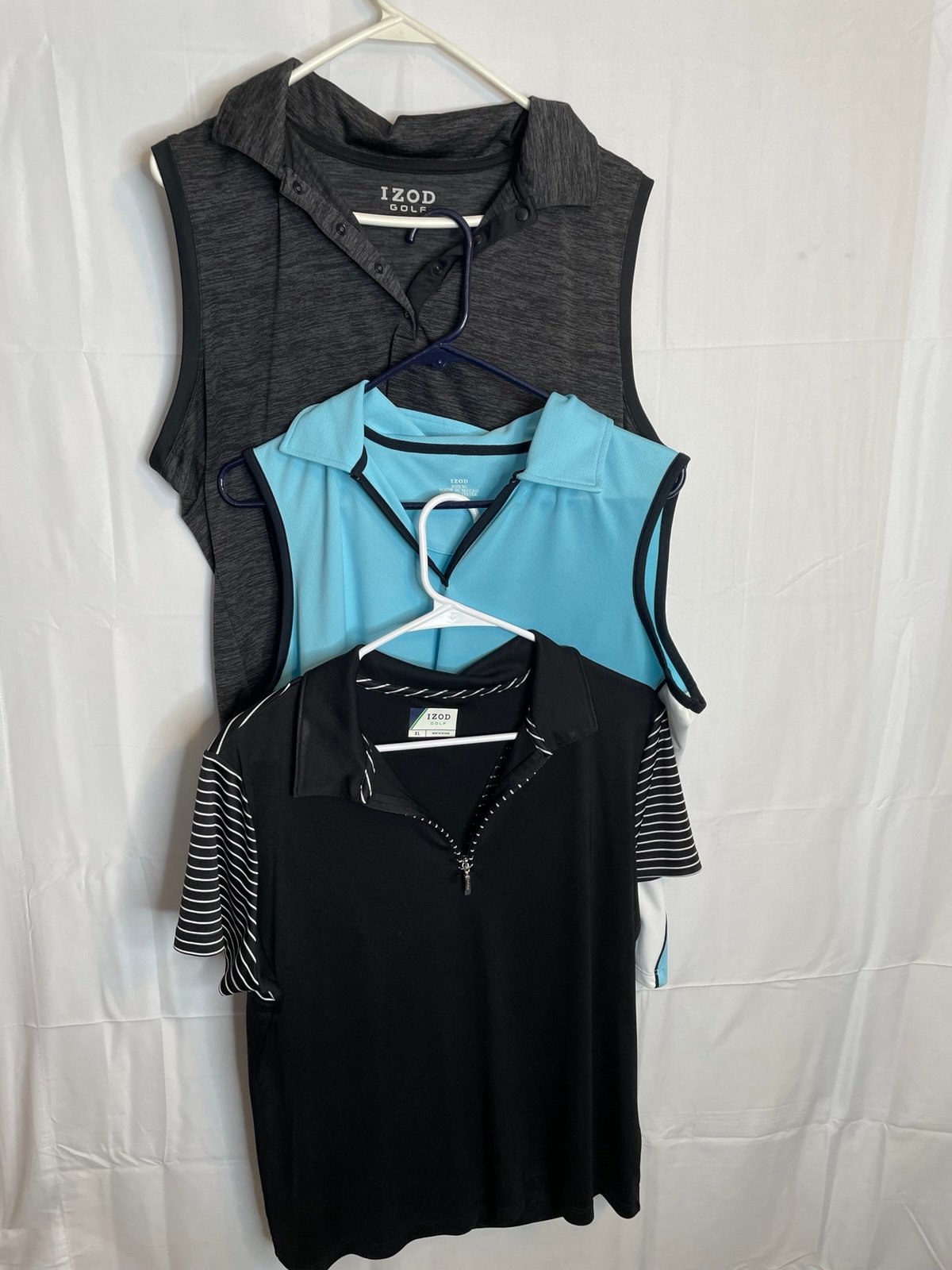 Lot Of 3 Women’s XL Sleeveless And Short Sleeve Golf Top 2530