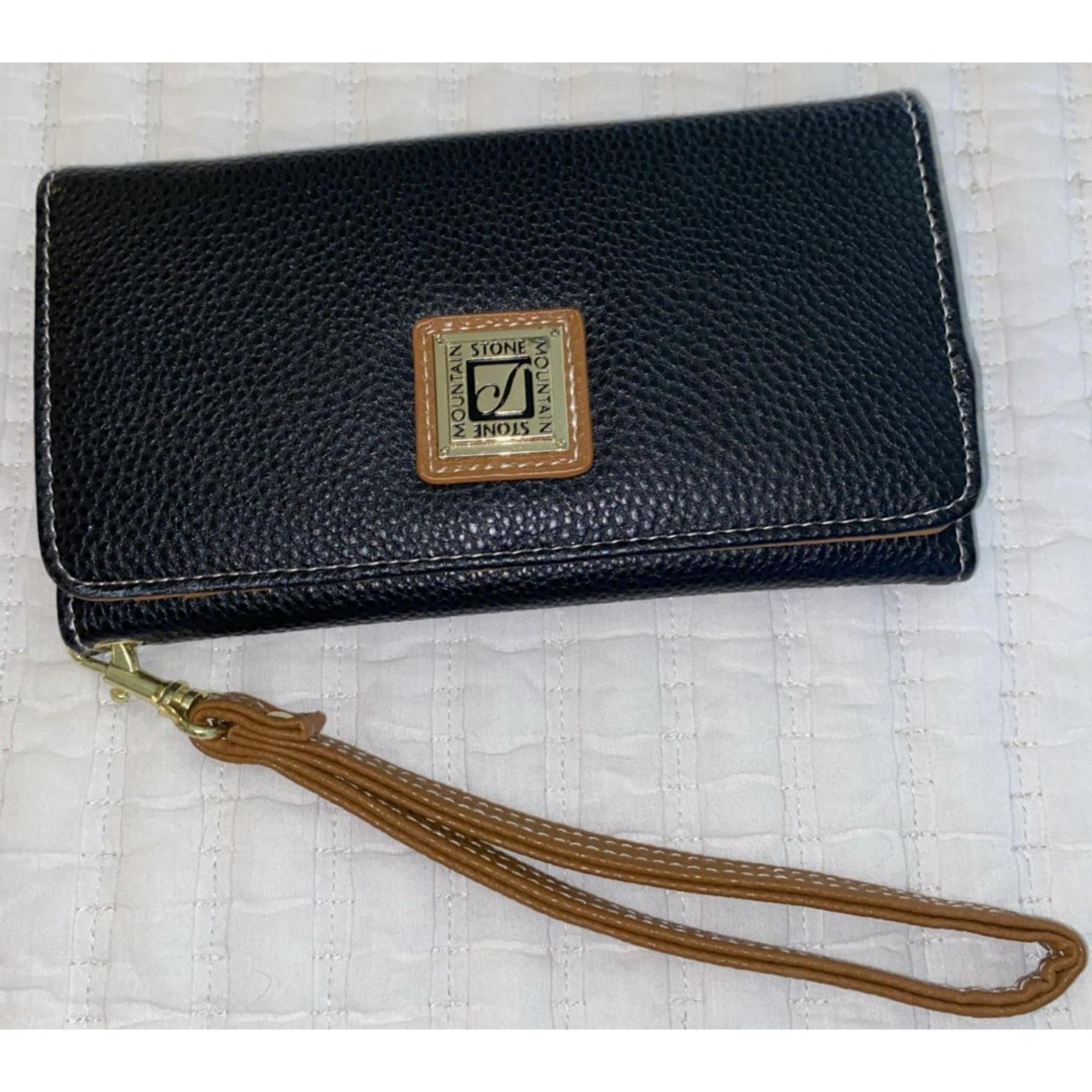 Stone Mountain Black Pebbled Leather Wristlet Clutch Wallet