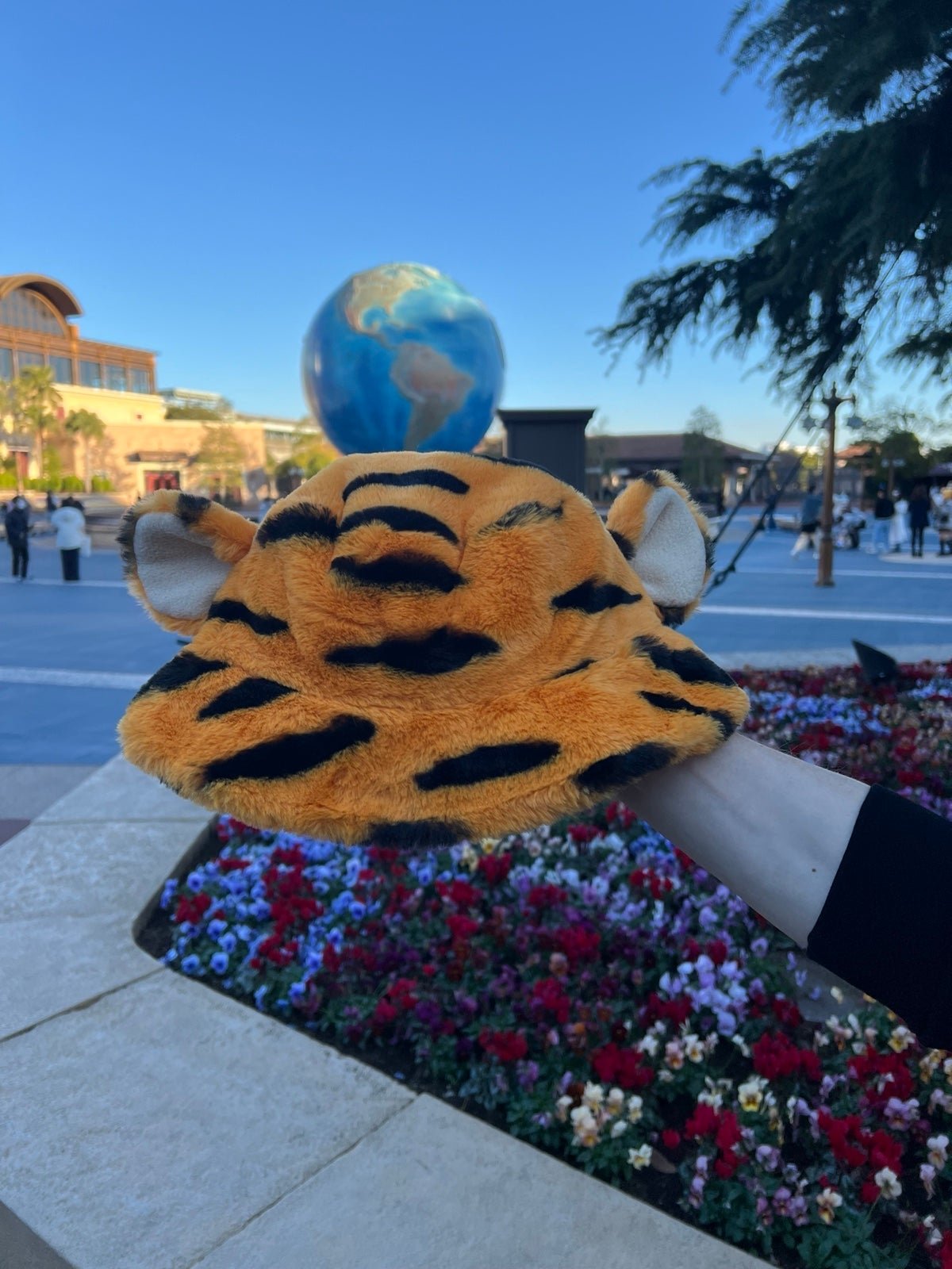 Tokyo disney exclusive Tigger fuzzy bucket hat