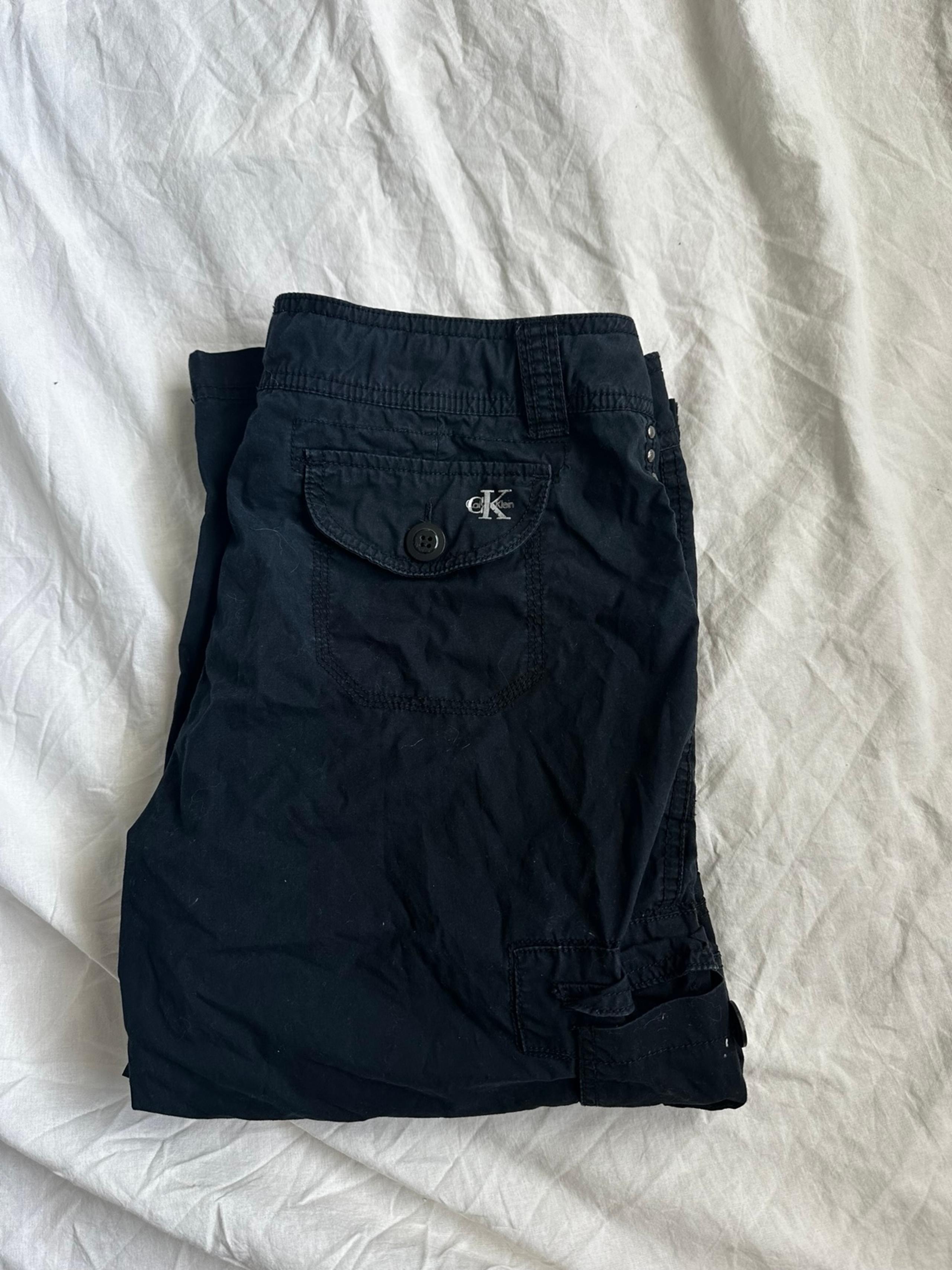 Cargo capri pants