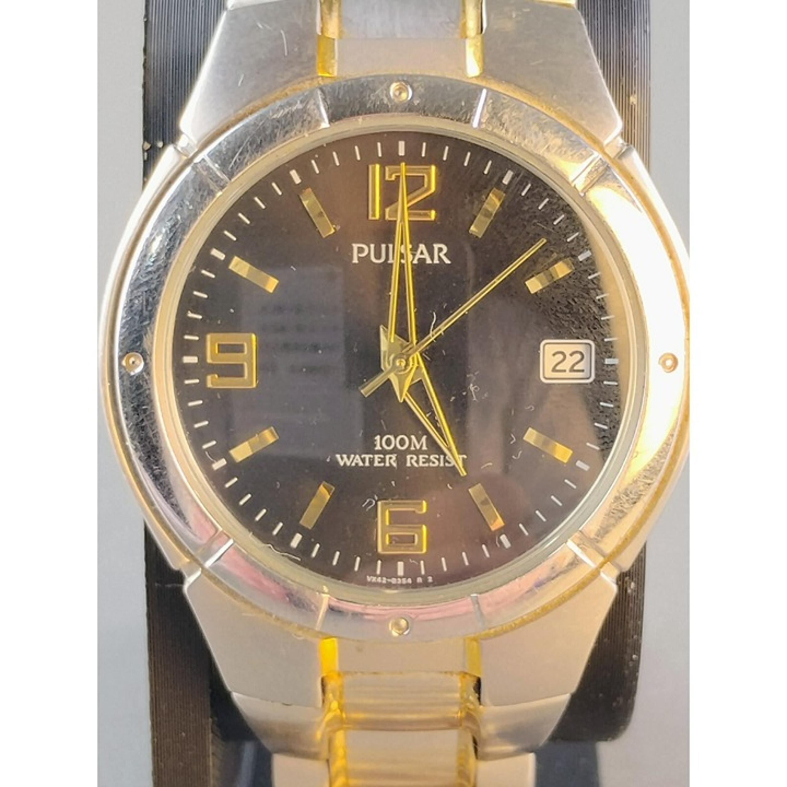 Pulsar Watch Men Silver Tone Blue Date WR 100mm New Battery 37mm