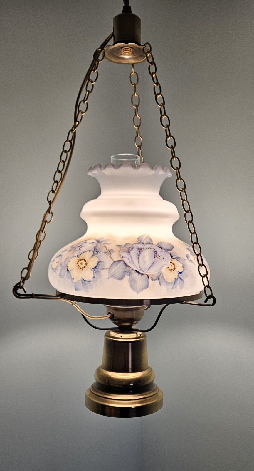 Hurricane Lamp. Vintage. Electric. 3 way.