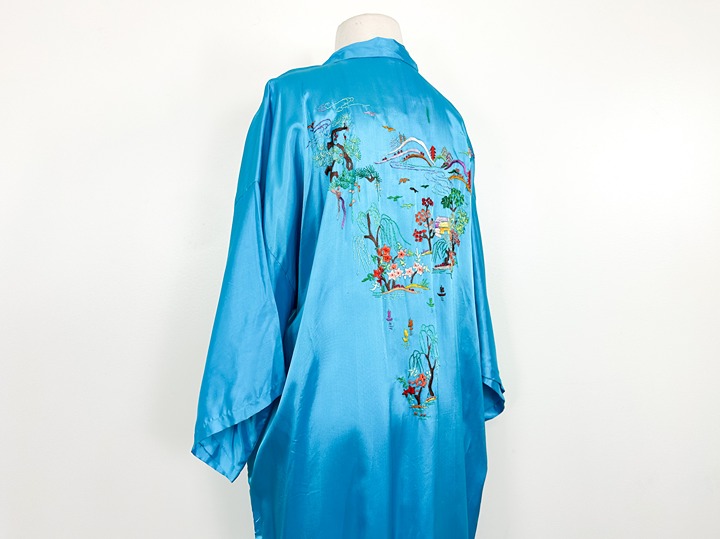 Vintage 80s-90s NWT Bright Blue Satin Chinese Suzhou Embroidered Souvenir Robe