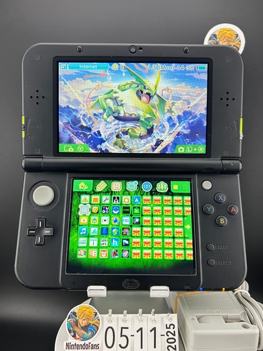 New 3DS XL Green w 128GB SD Card/Near Mint/ 6102/ US Seller