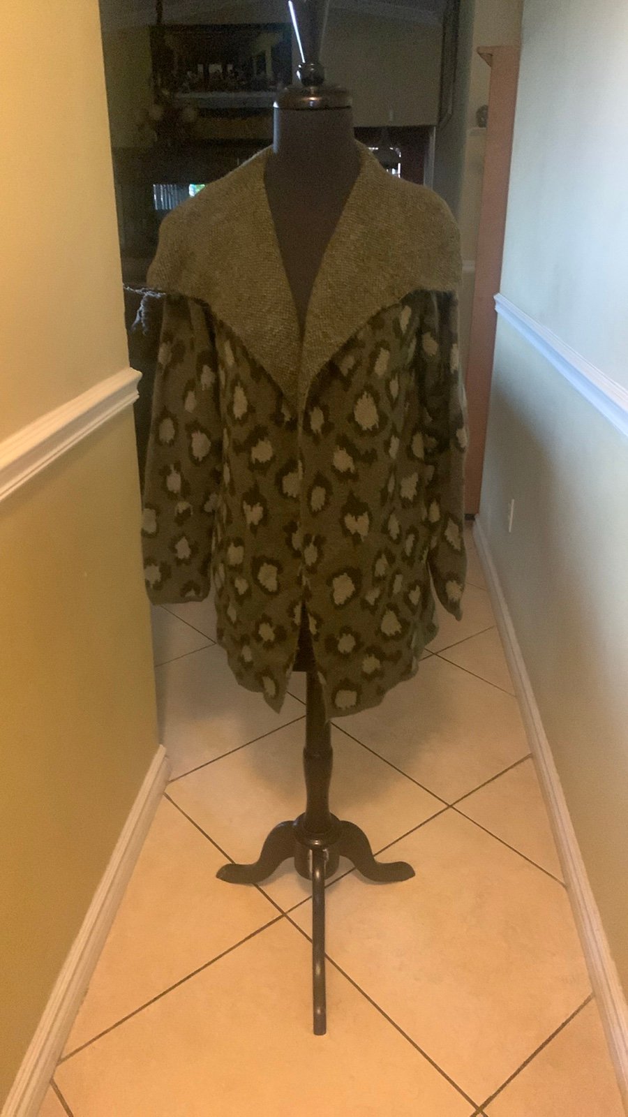 Denim&Co Cardigan very stretchy and soft fabric size xs
