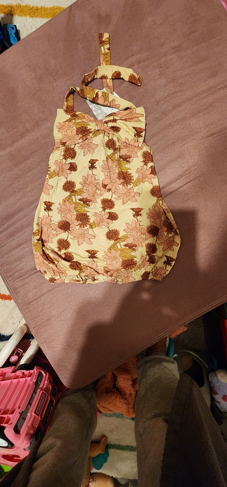 Kate Quinn bow front bubble