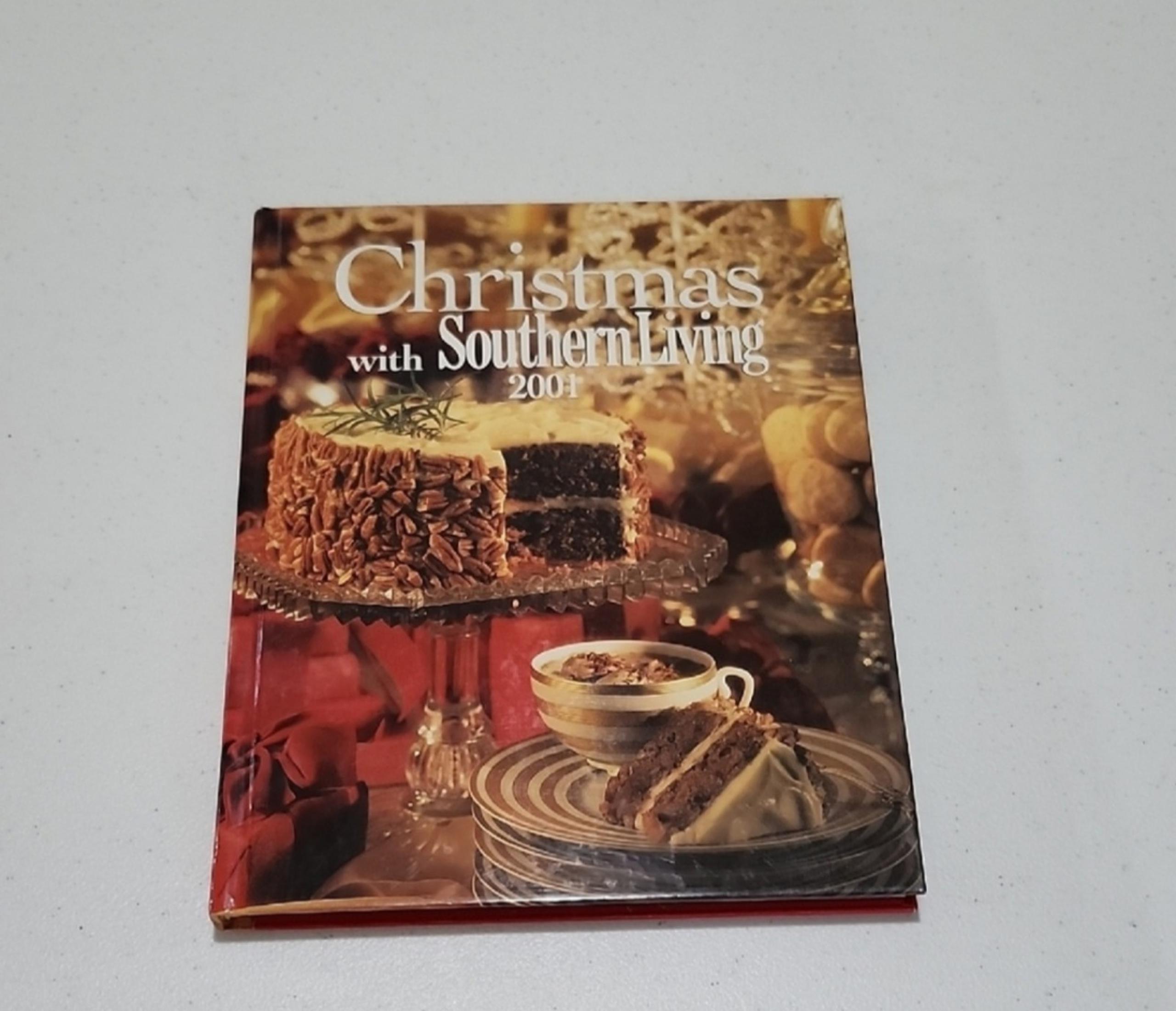 CHRISTMAS with SOUTHERN LIVING 2001 BOOK