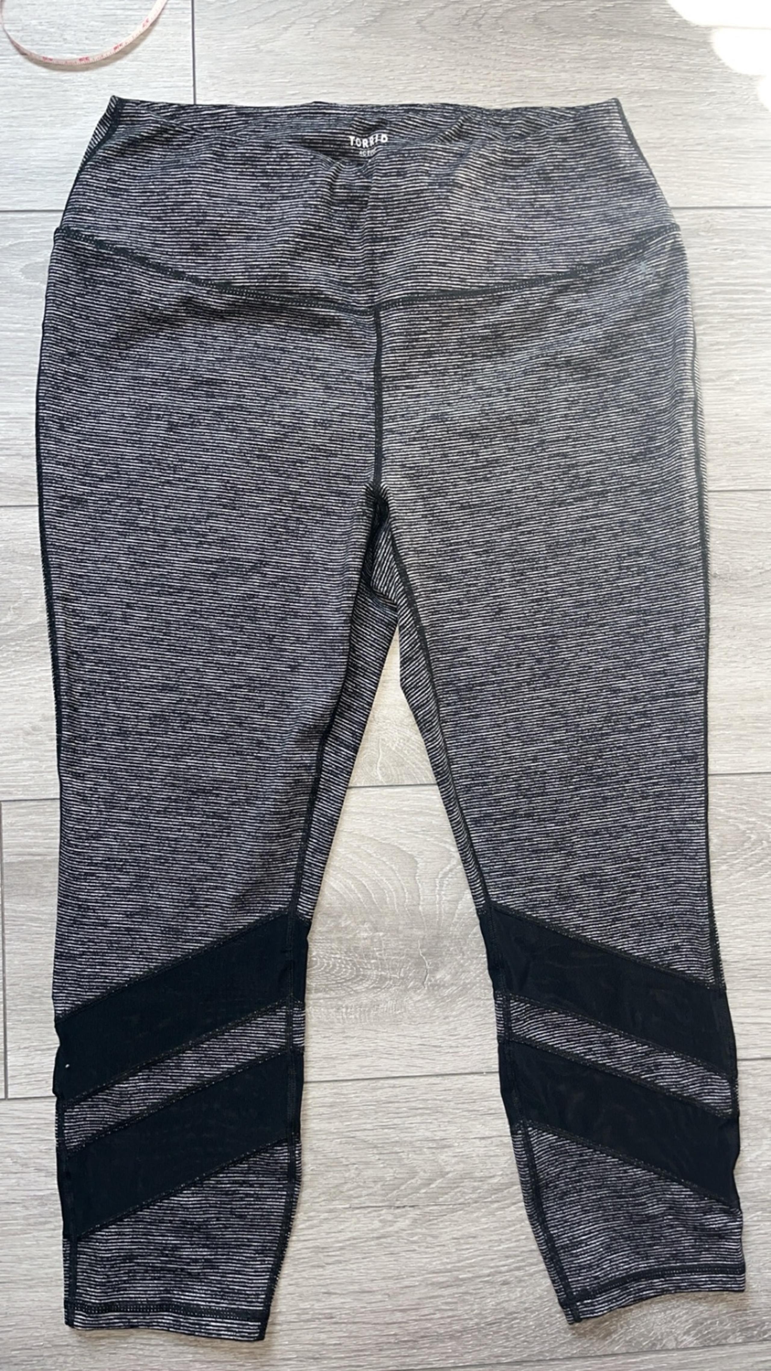 Torrid 1 Women’s Active Leggings Athletic Heather Gray Sheer Mesh Detailing GUC