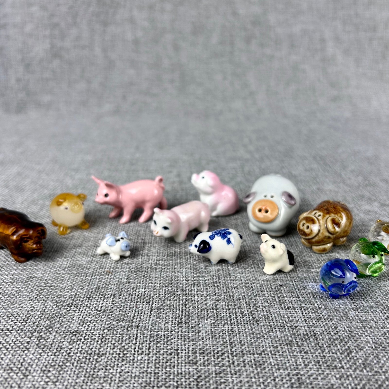Lot Tiny Miniature Piggy Figurines