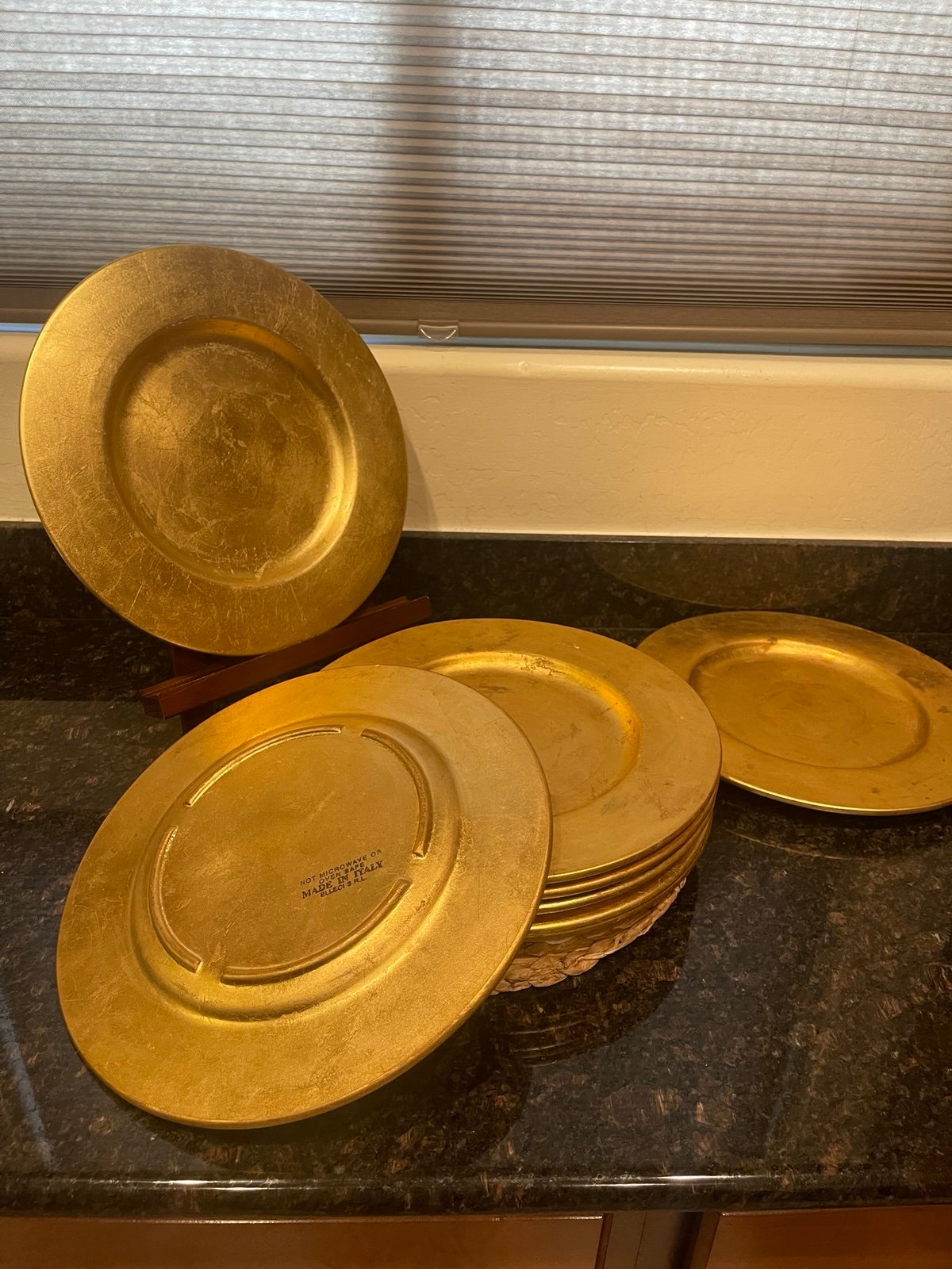 Set Of 8 Handcrafted Italian Ceramic Gold Leaf Chargers