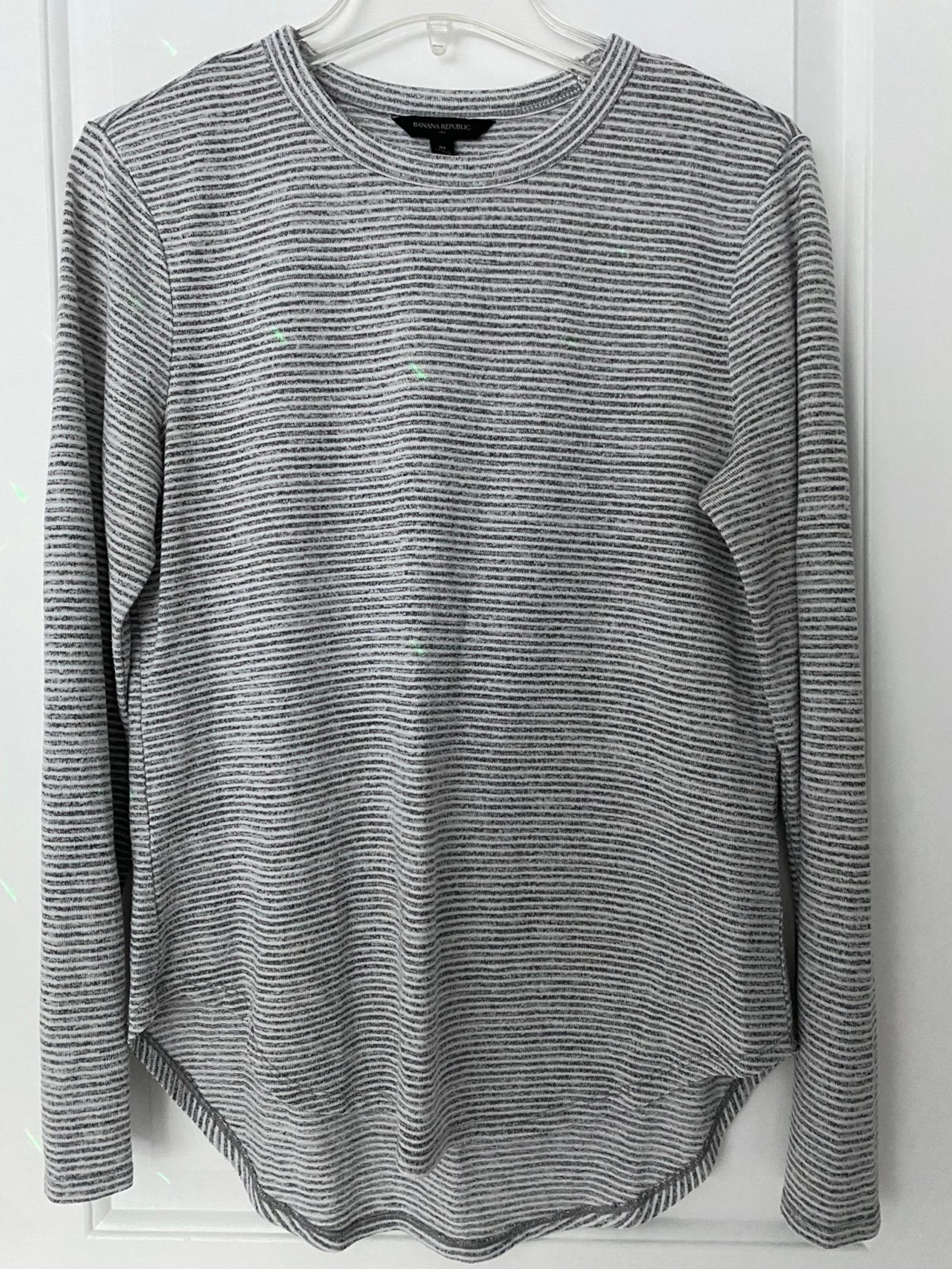 Banana Republic Long Sleeve Stripe Knit Top Size Medium