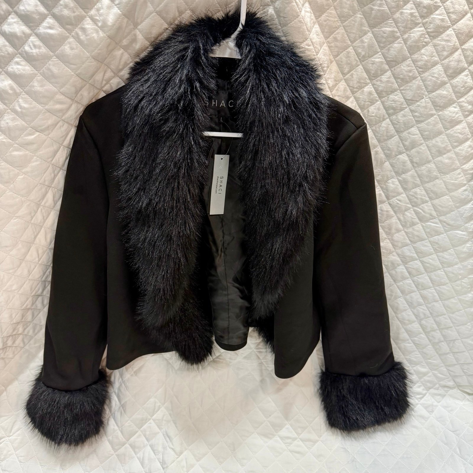 Cropped Vegan Suede New Women’s Large Jacket with Fur.