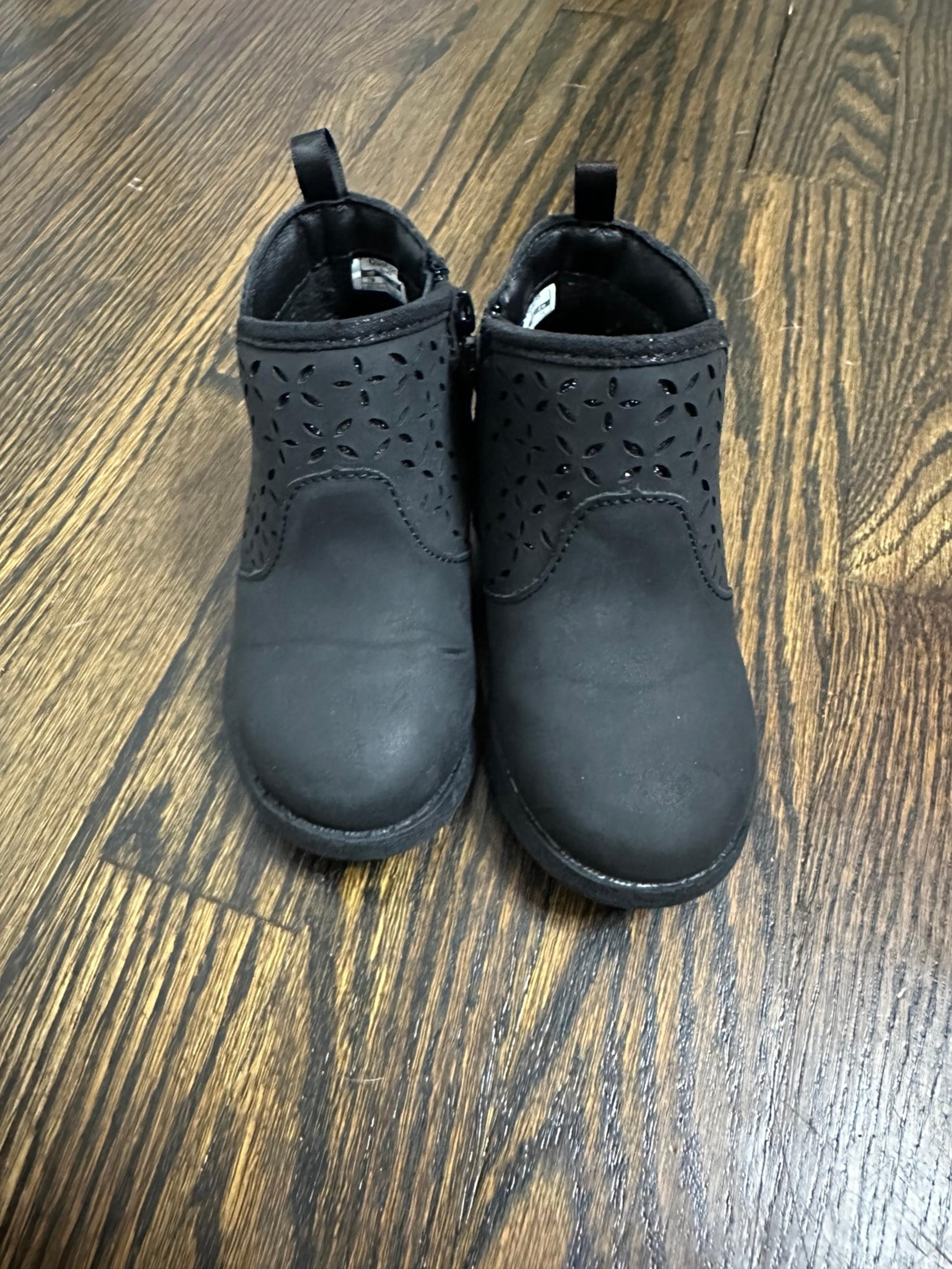 OshKosh B’gosh Toddler Girl Black Boots Size 7
