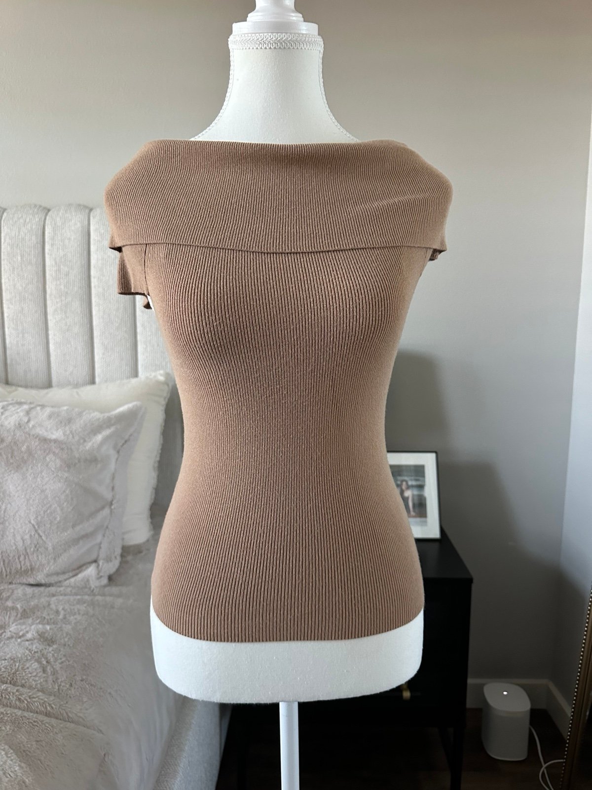 Aritzia | Sculpt Knit Off-Shoulder Hi-Hip Top
