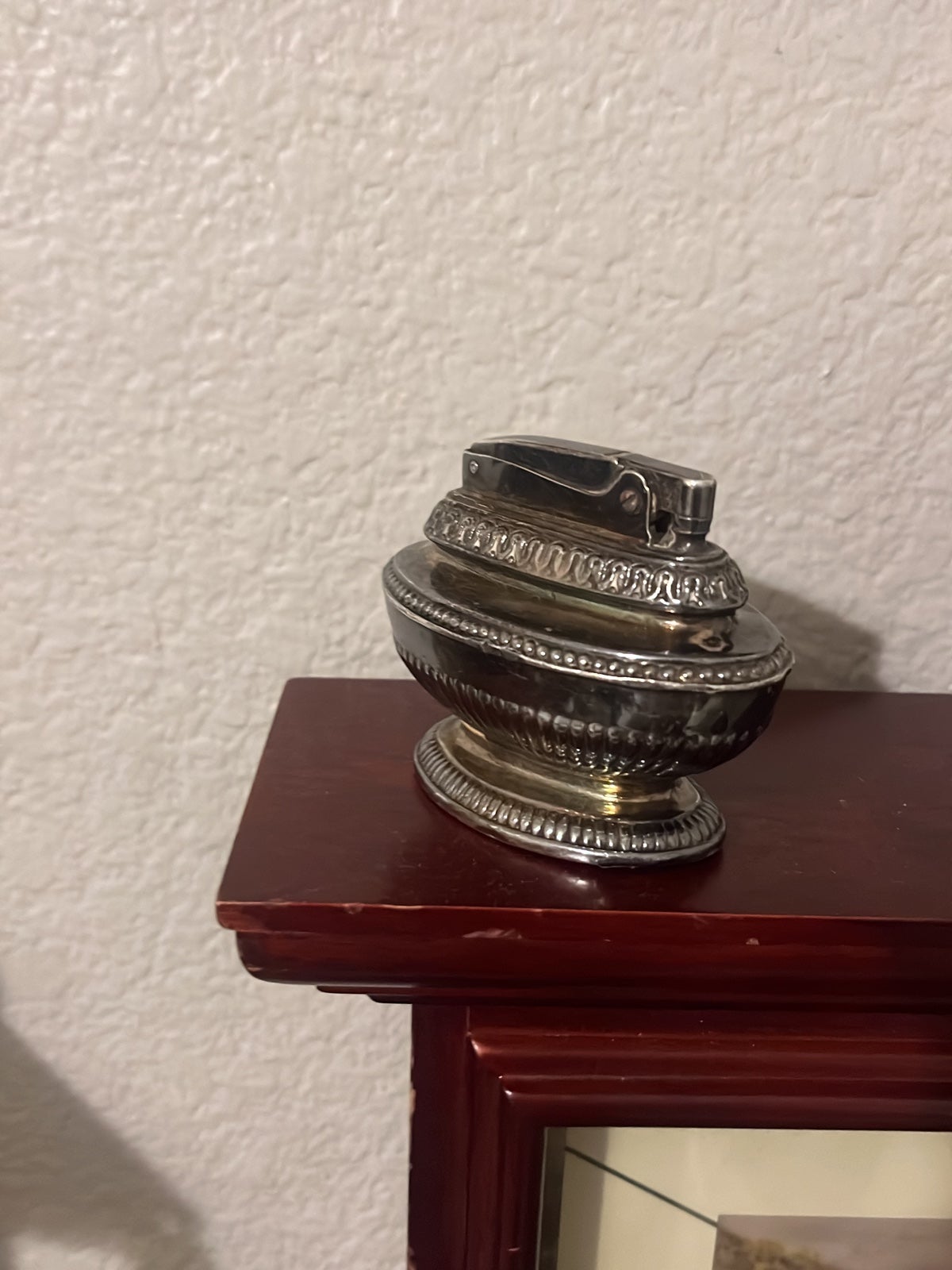 Silver plated vintage Ronson lighter queen anne