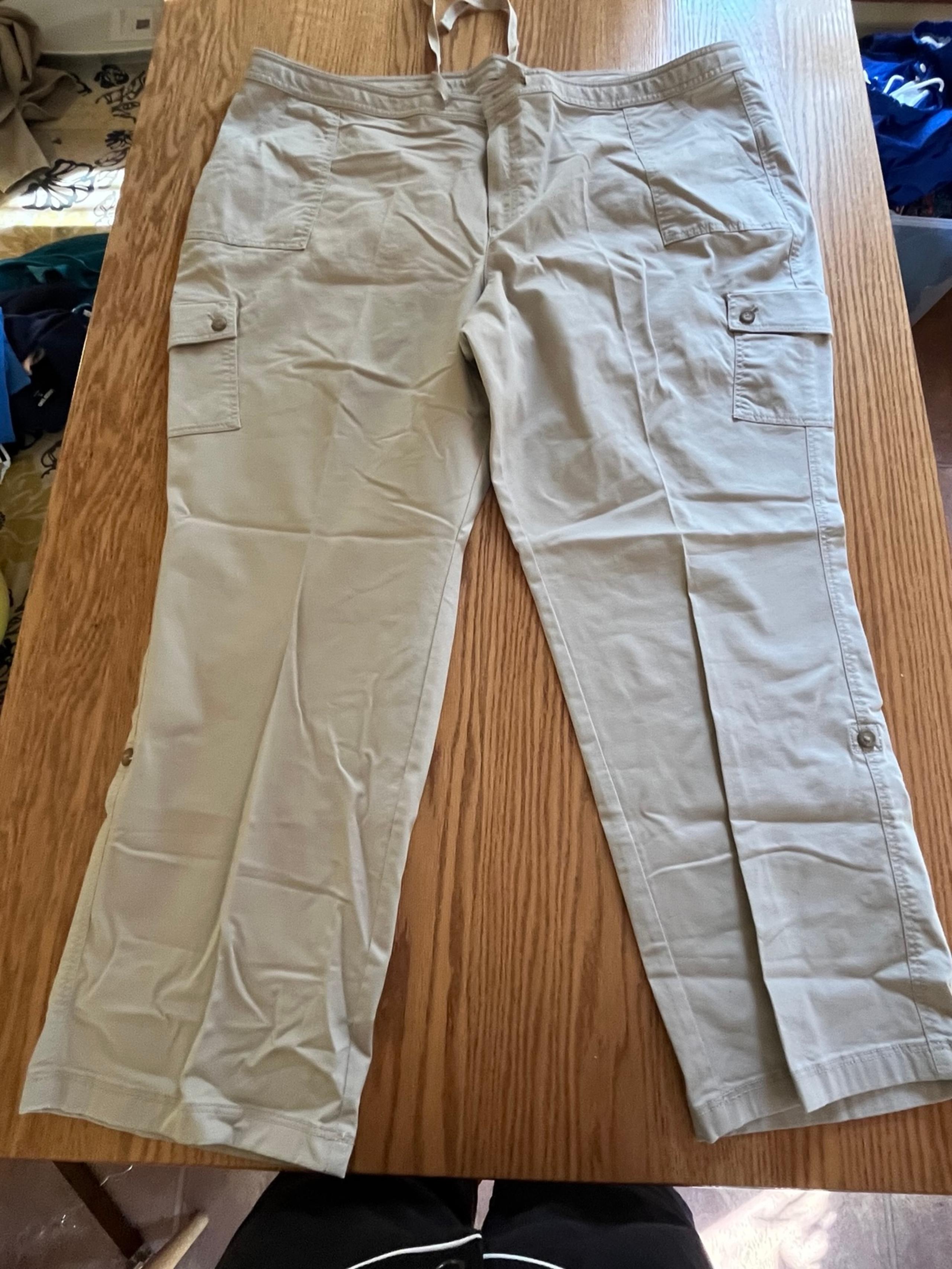 LL BEAN Cargo Pants Womens Plus 26W Khaki Roll Tab Favorite Fit Outdoor Gorpcore