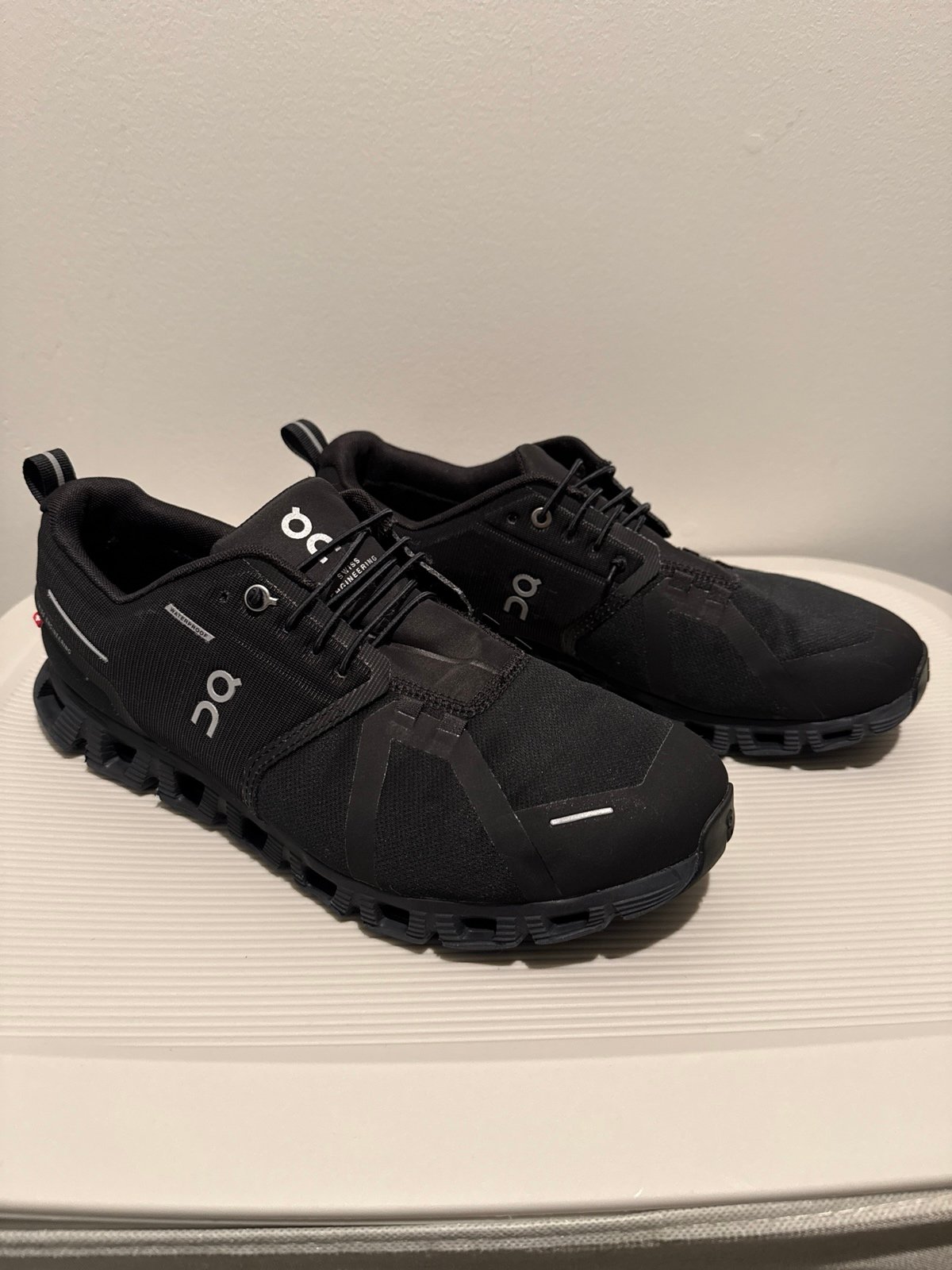 On Cloud Men’s Running Shoes Size 11M - Great Condition