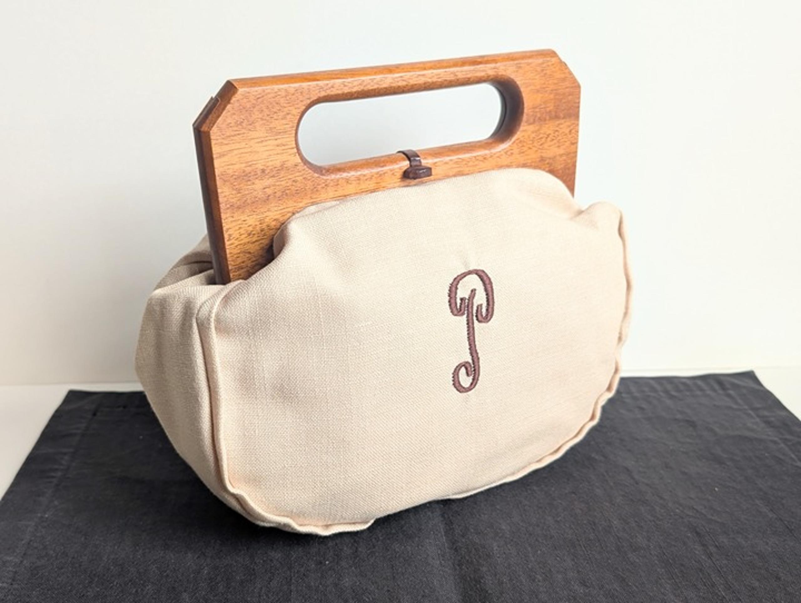 Vintage Trimingham's Bermuda Bag Purse, Wooden Handle Handbag with 'P' Monogram