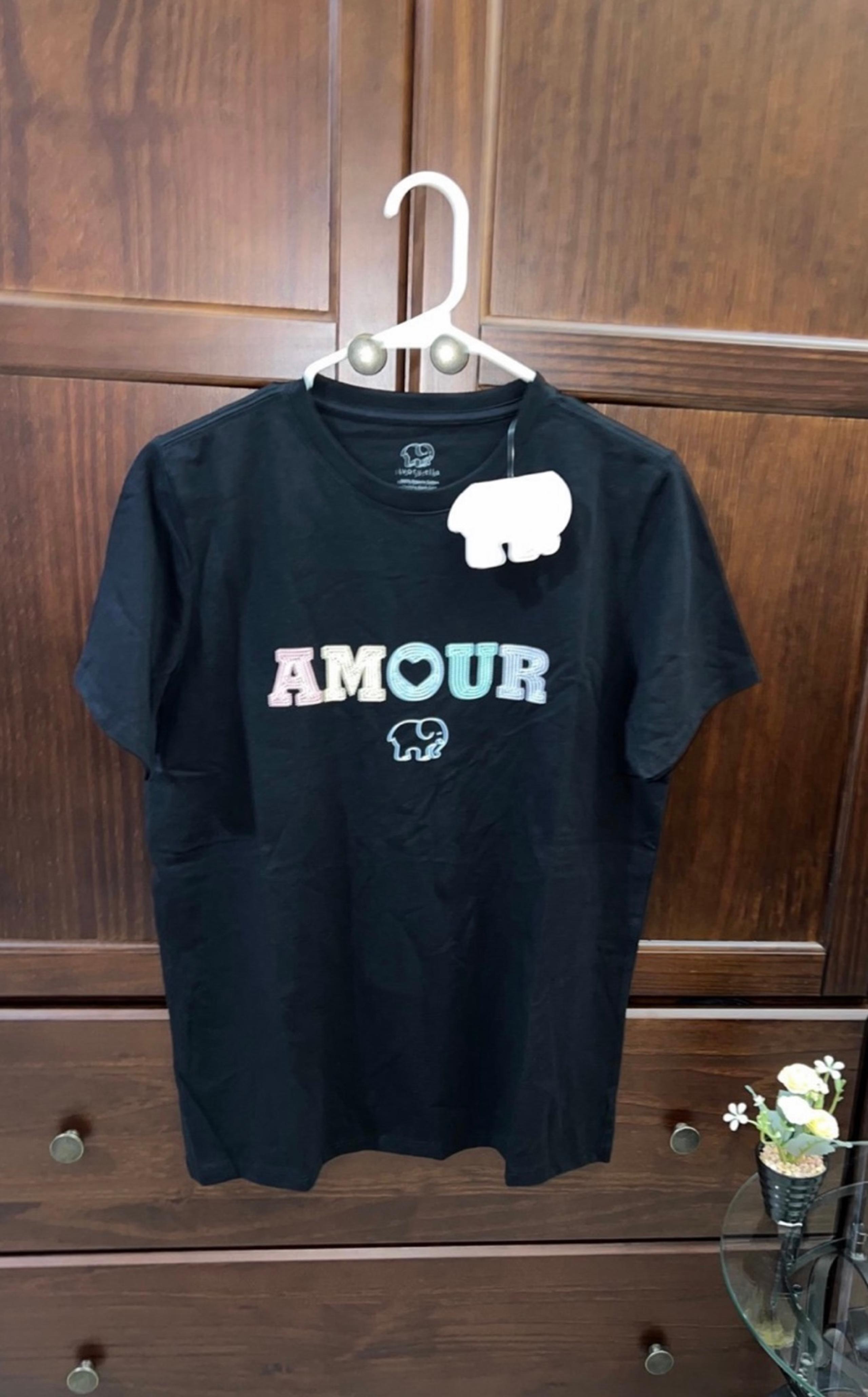 Ivory Ella Elephant T-Shirt Women Short Sleeve Crew Neck, NWT SPring Summer