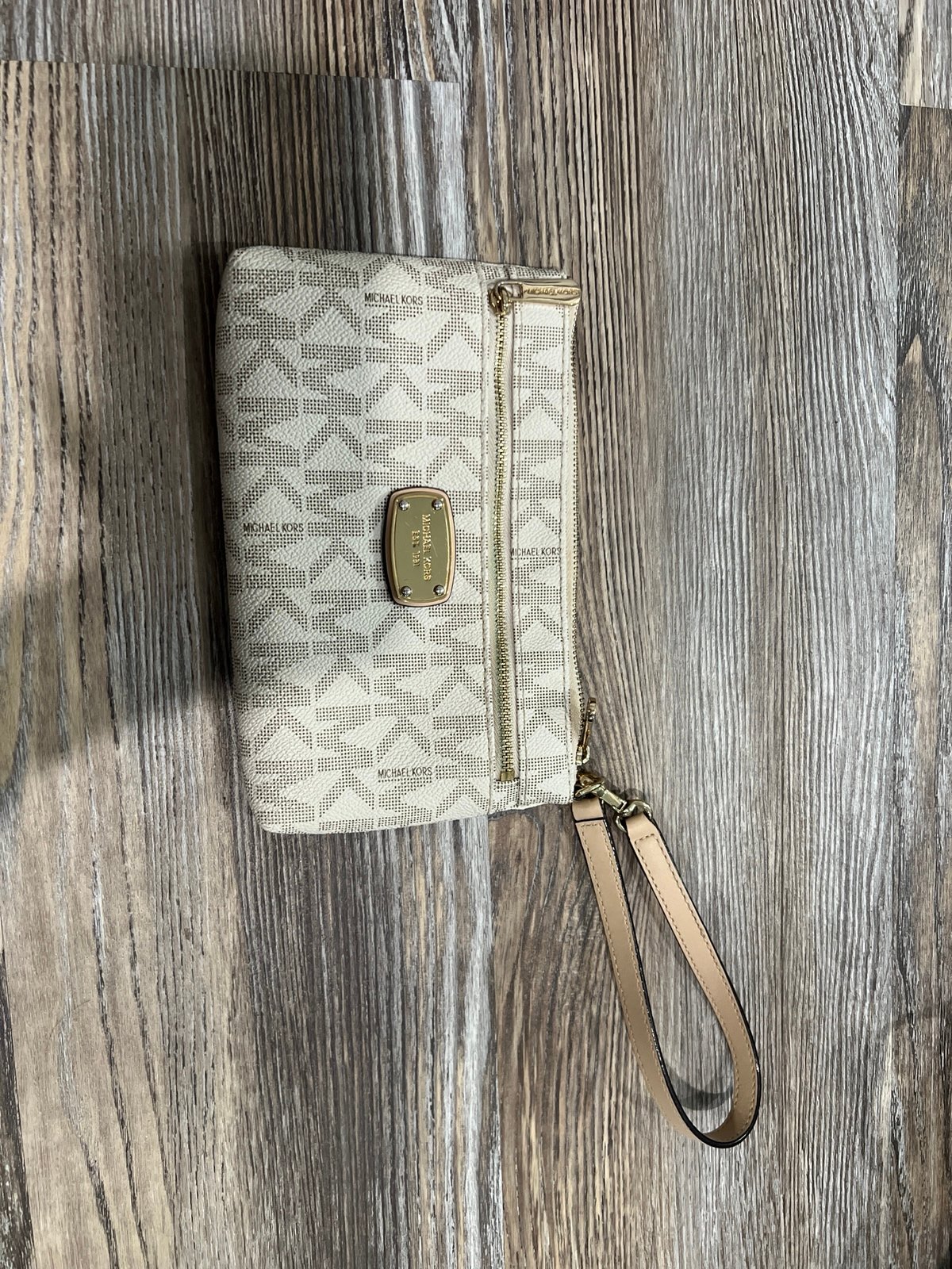 Michael Kors wristlet