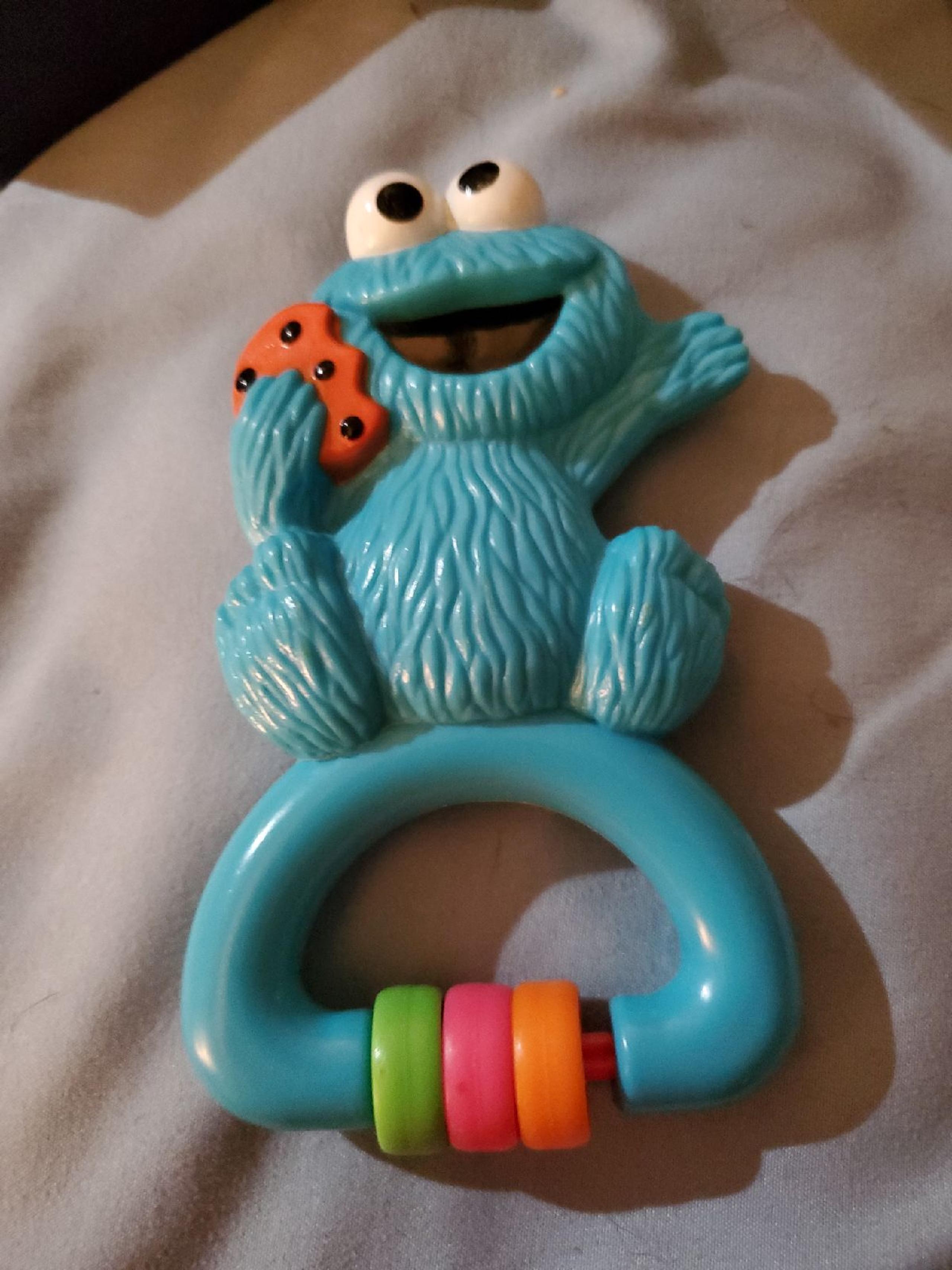 Vintage 1990 cookie monster rattle