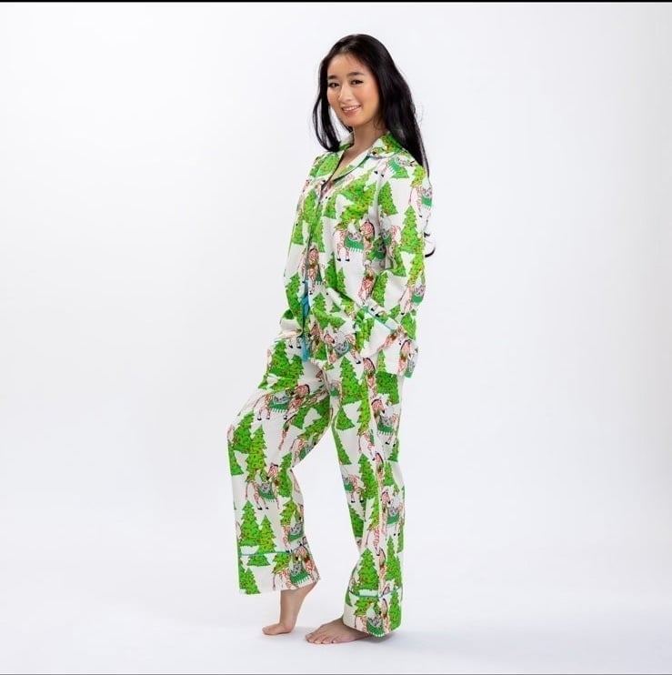 Jaye's Studio Safari Christmas Luxe Sateen Full Pajama Set size small