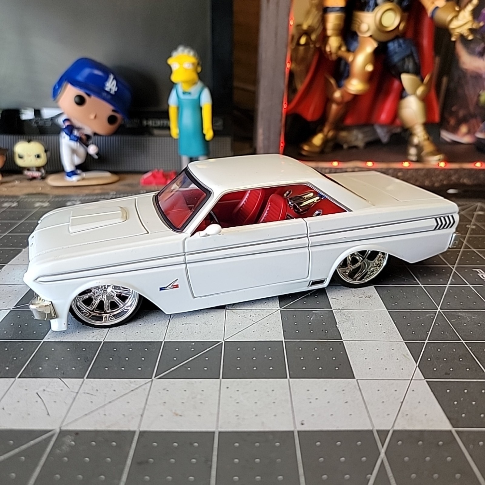 JADA 1/24 BIGTIME MUSCLE WHITE 1964 FORD FALCON NO PERFECT Minor Flaws