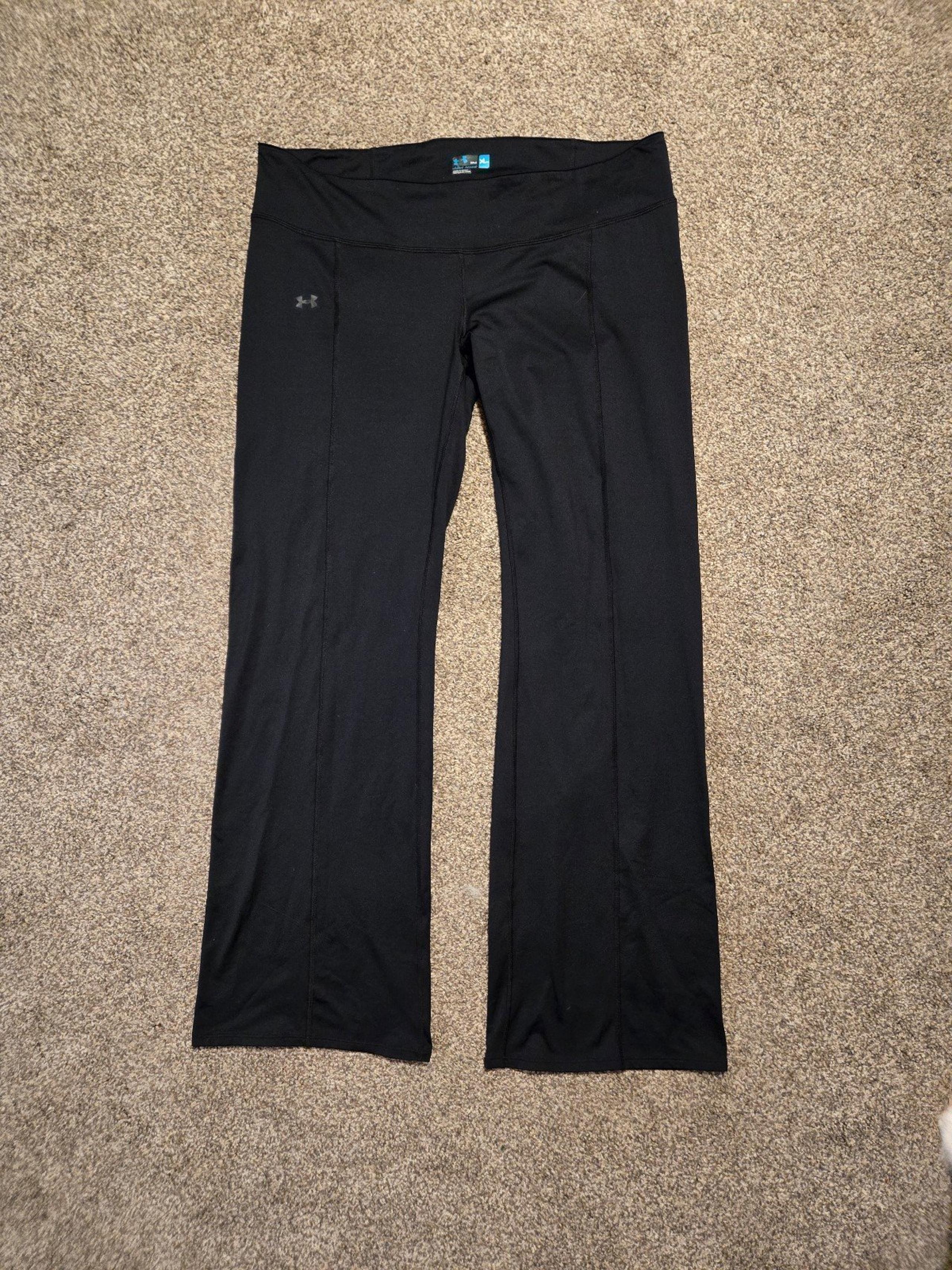 Women's Under Armour black athletic boot cut leggings size XL in great condition