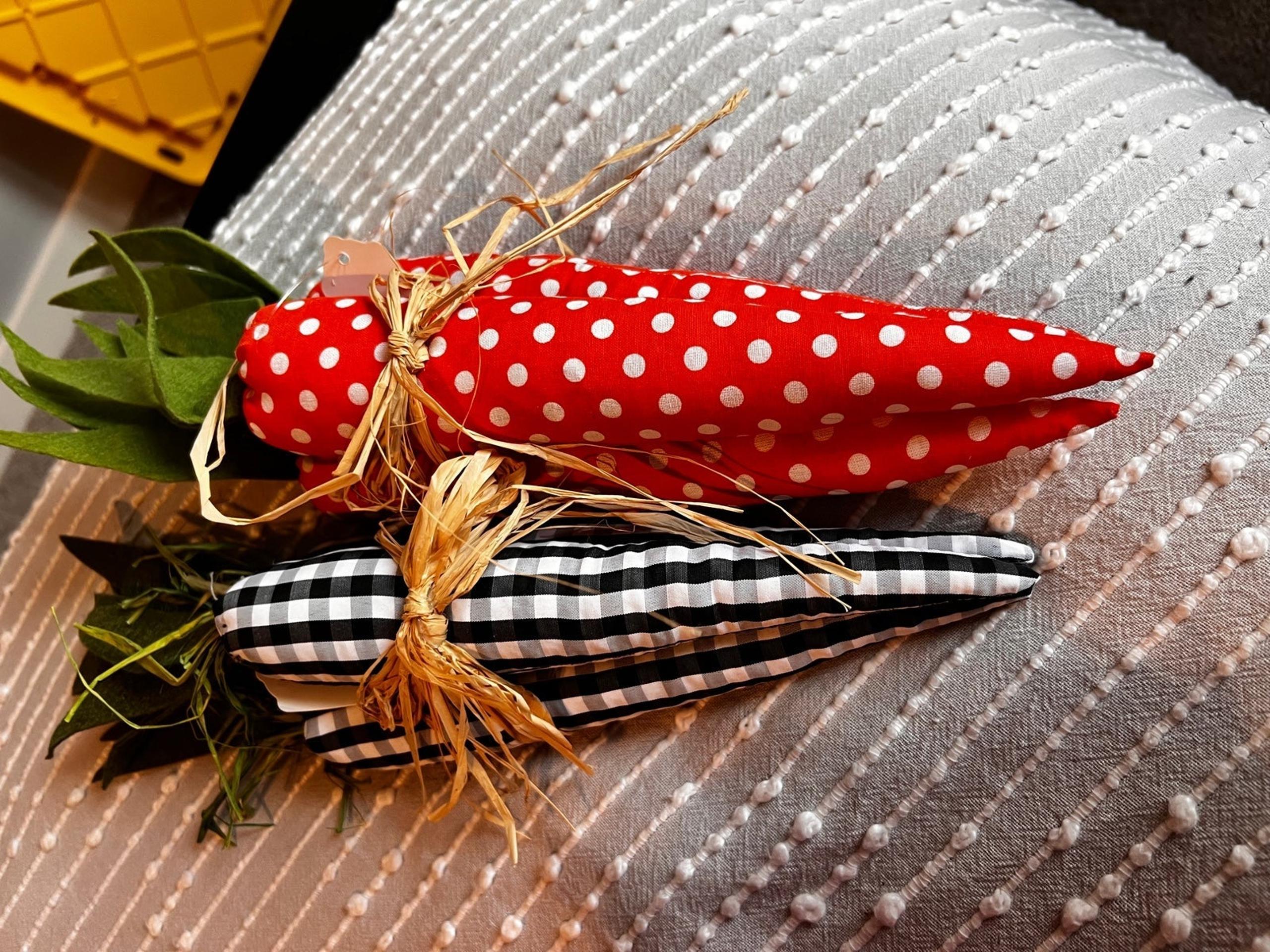 Easter fabric carrot decor