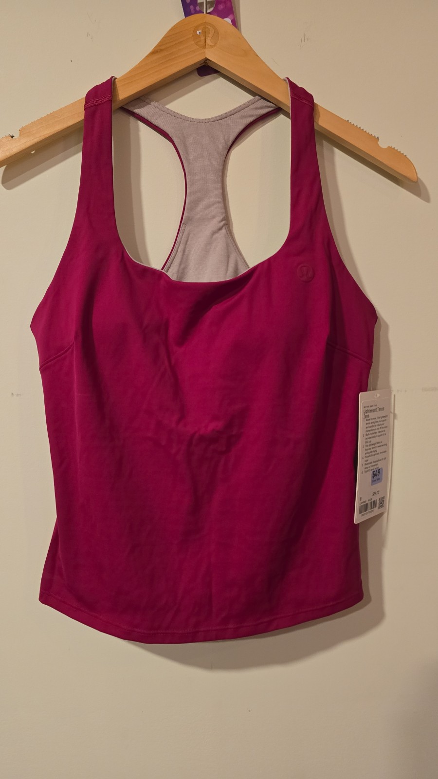 Lululemon lightweight tennis tank wild berry nwt sz 8 shelf bra w/pads