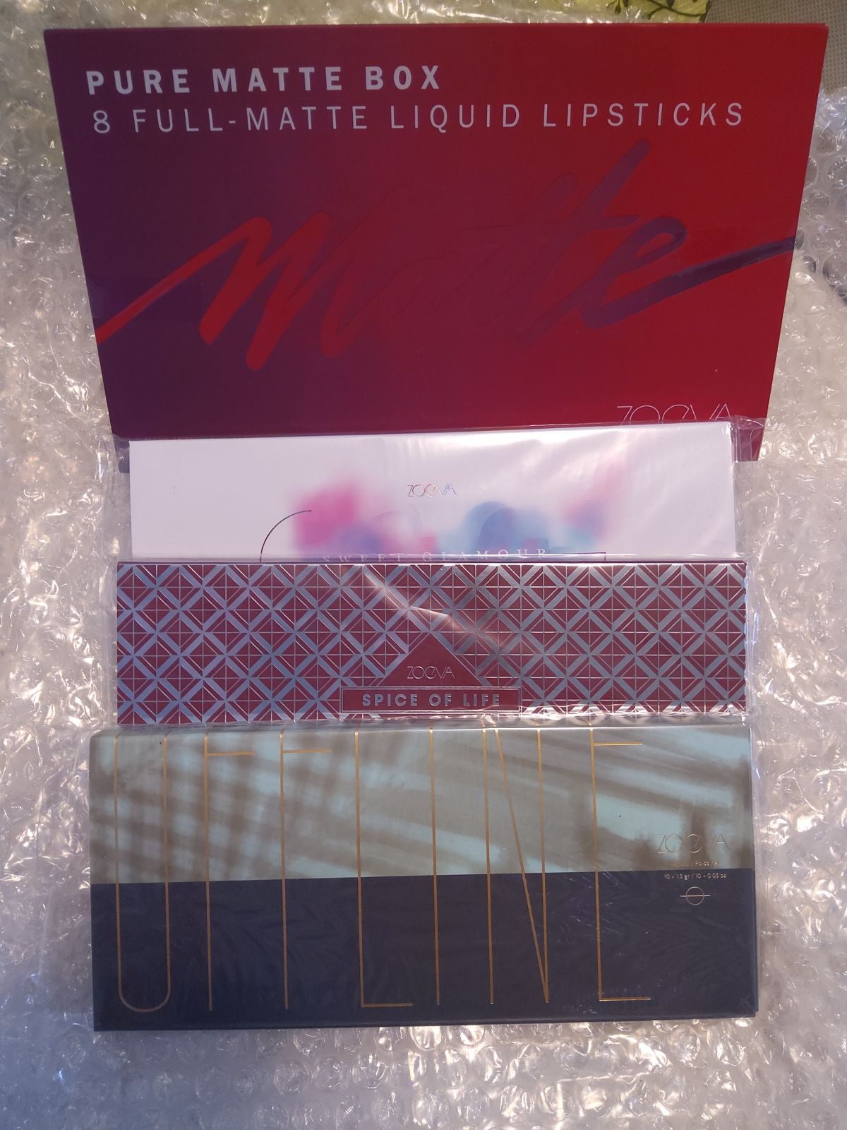Zoeva shadow pallette bundle with liquid lipsticks