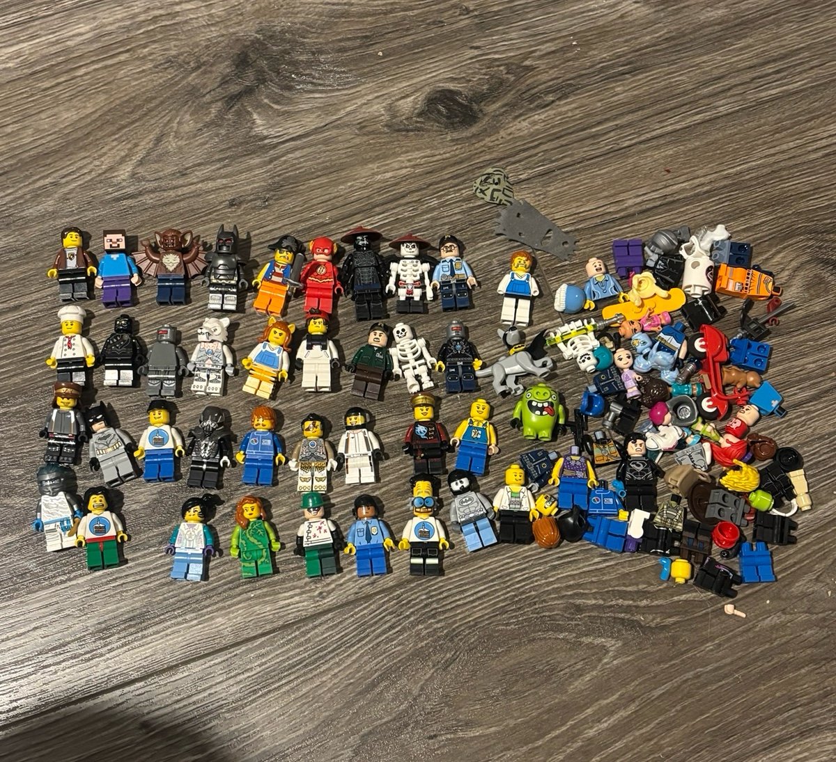 LEGO mini-figure/accessories LOT