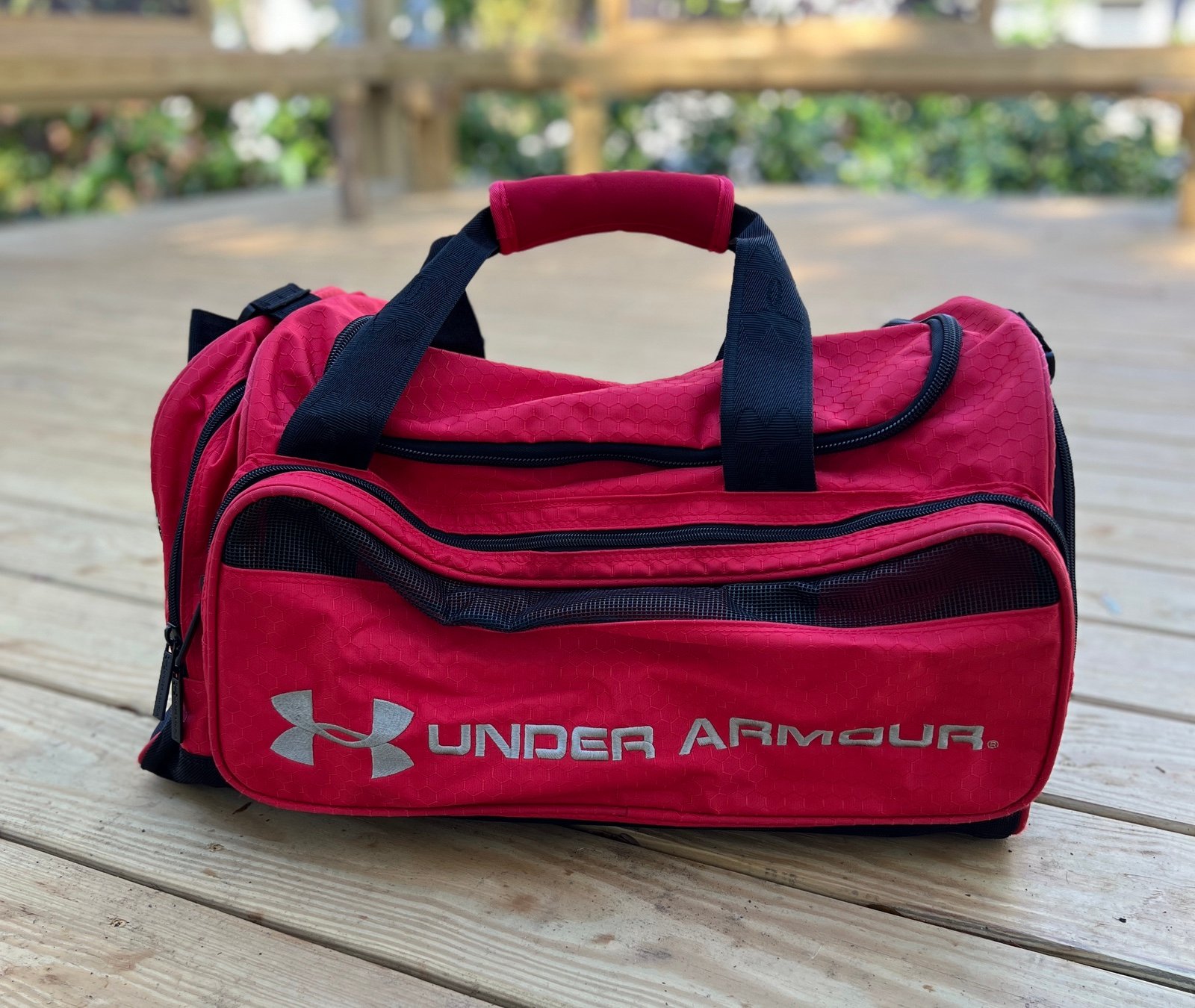 Under Armour Duffle Bag/Gym Travel Bag Red Black