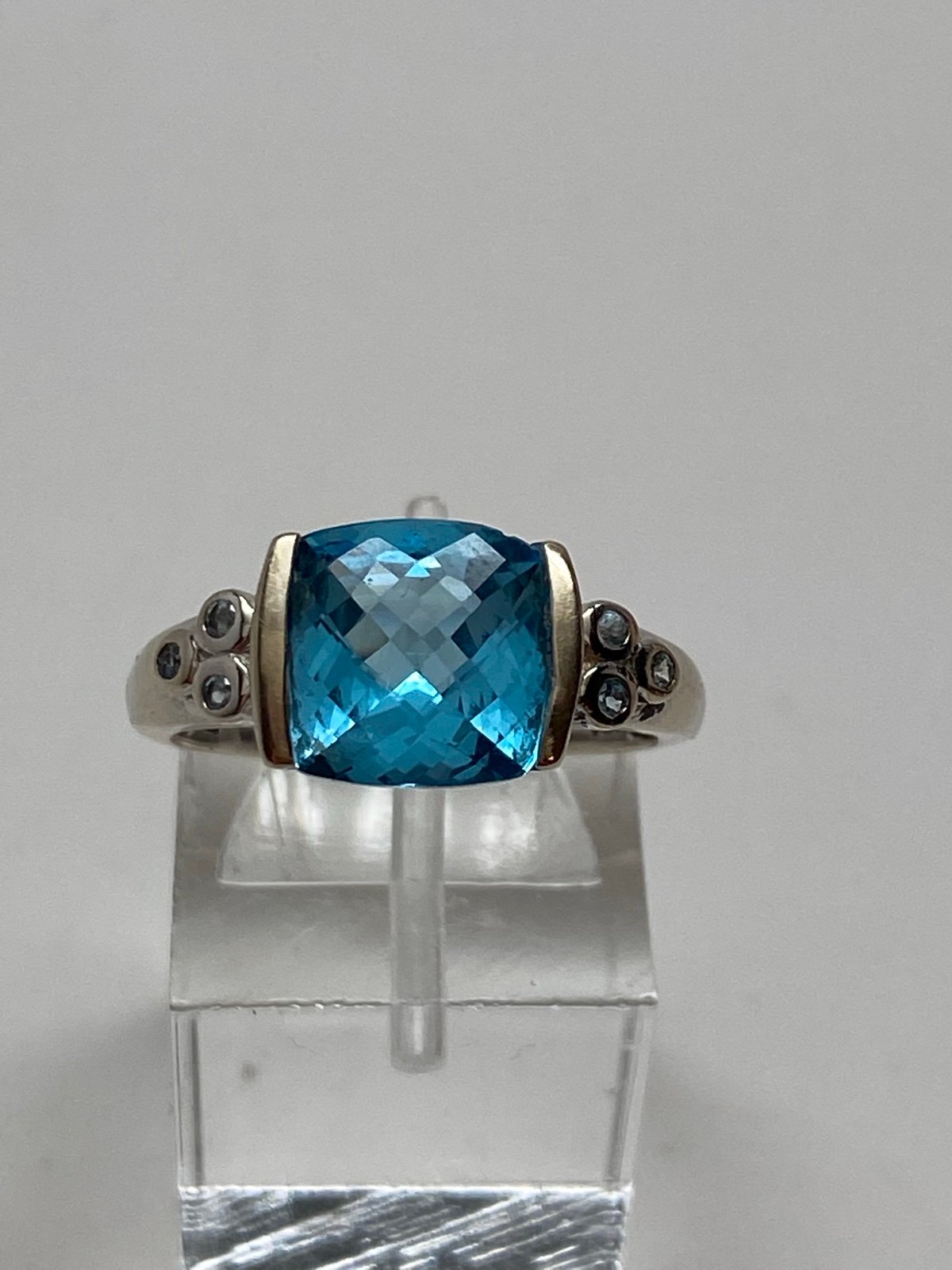 14K White Gold Bezel Set Cushion and Round Swiss Blue Topaz Ring Size 7 GEMSTV