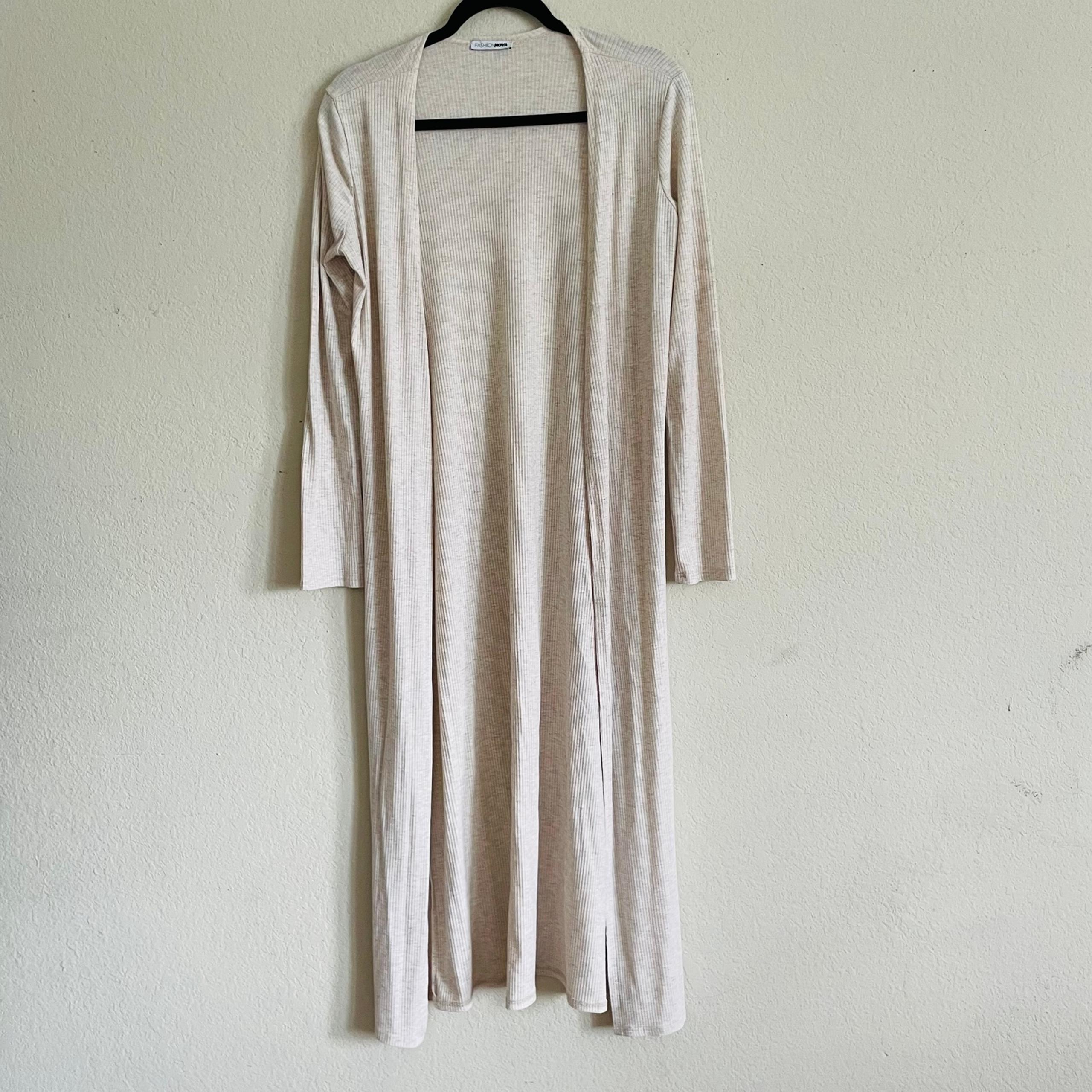 Fashion Nova woman’s open front cardigan size S cream floor length lightweight
