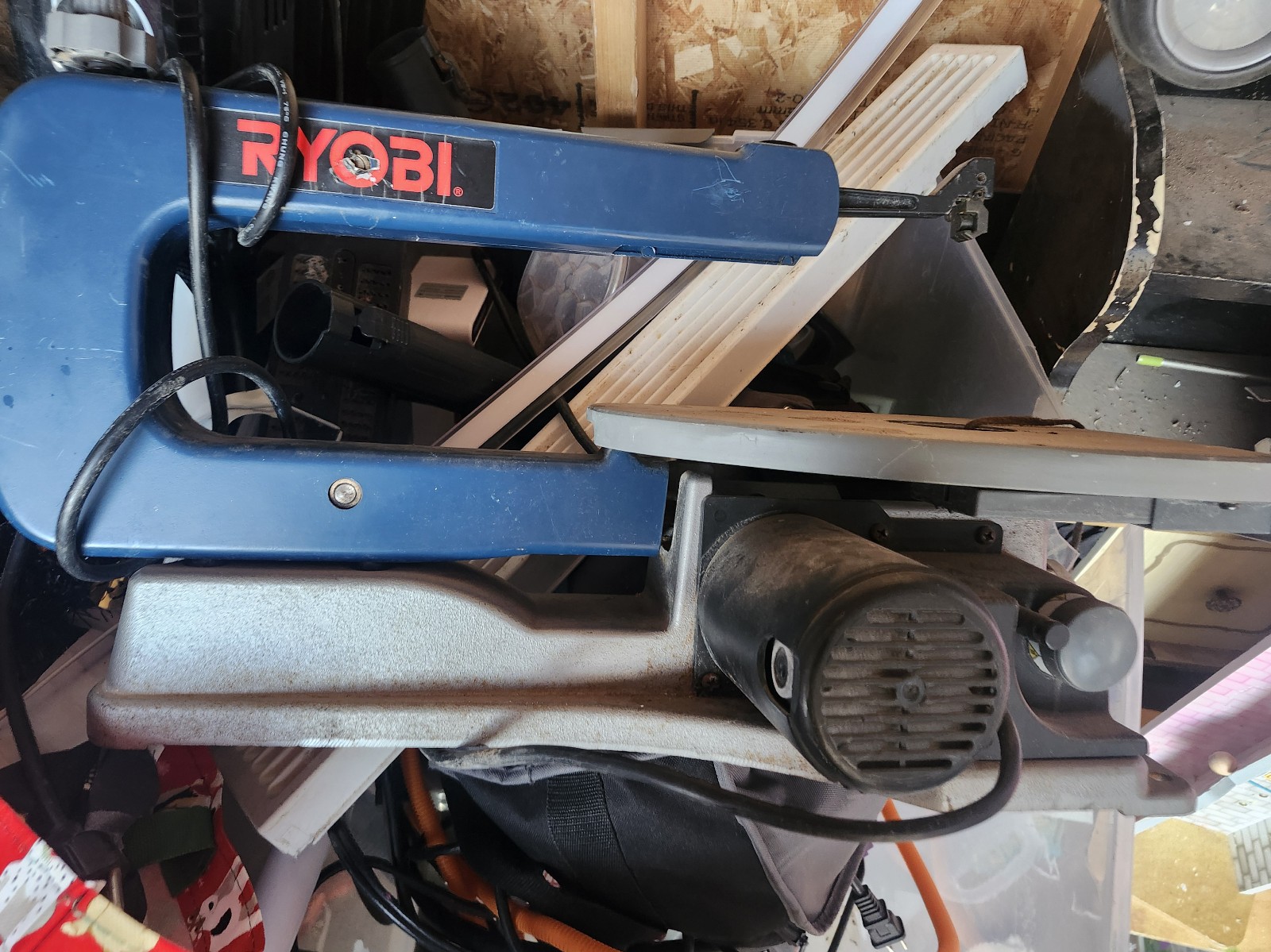Scroll saw