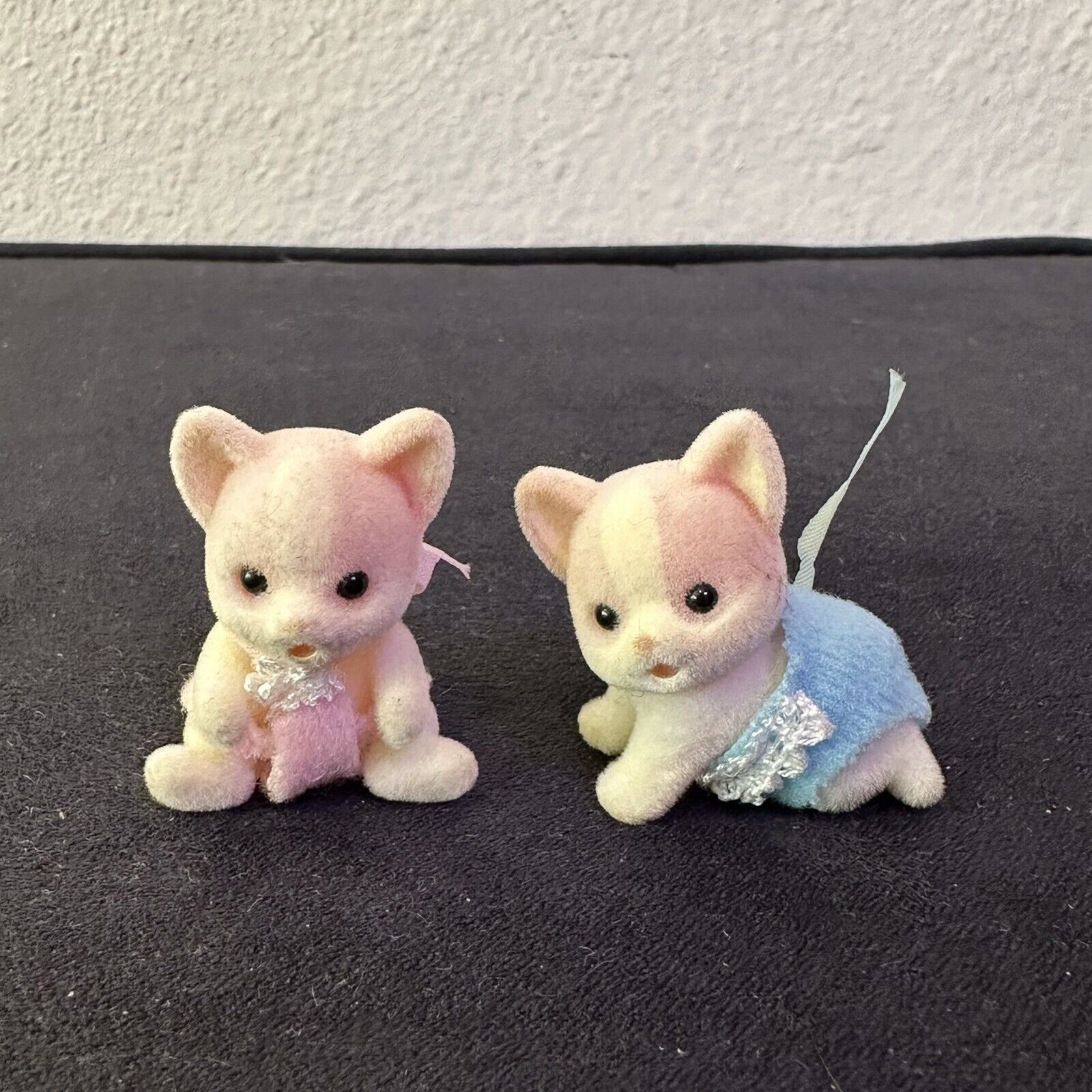 Calico Critters The Chihuahua Dog Twins - Sister Lola and Brother Pedro