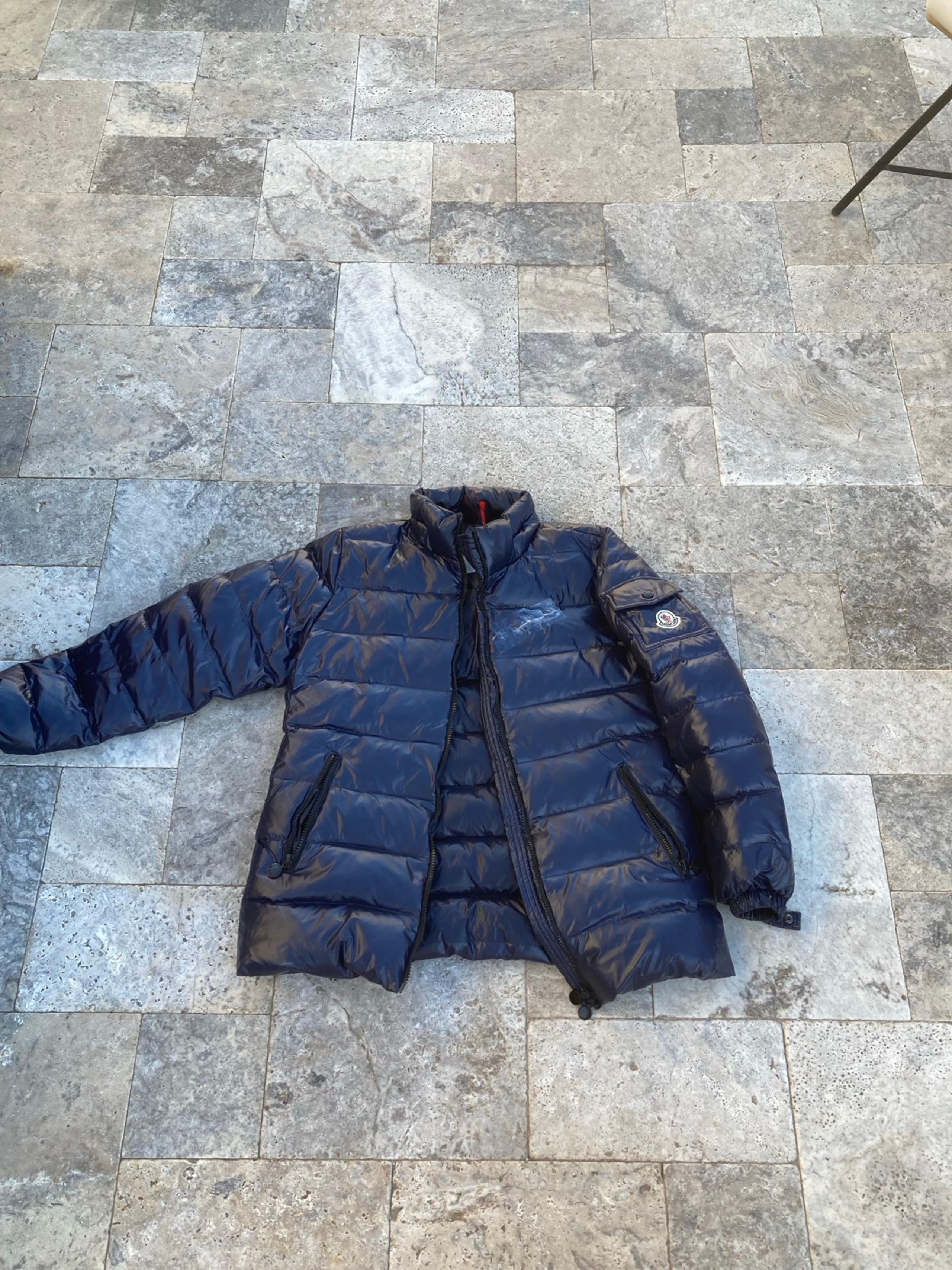 Moncler Maya Puffer Size 3 - Navy Blue - Rip in puff - retail is around 1800