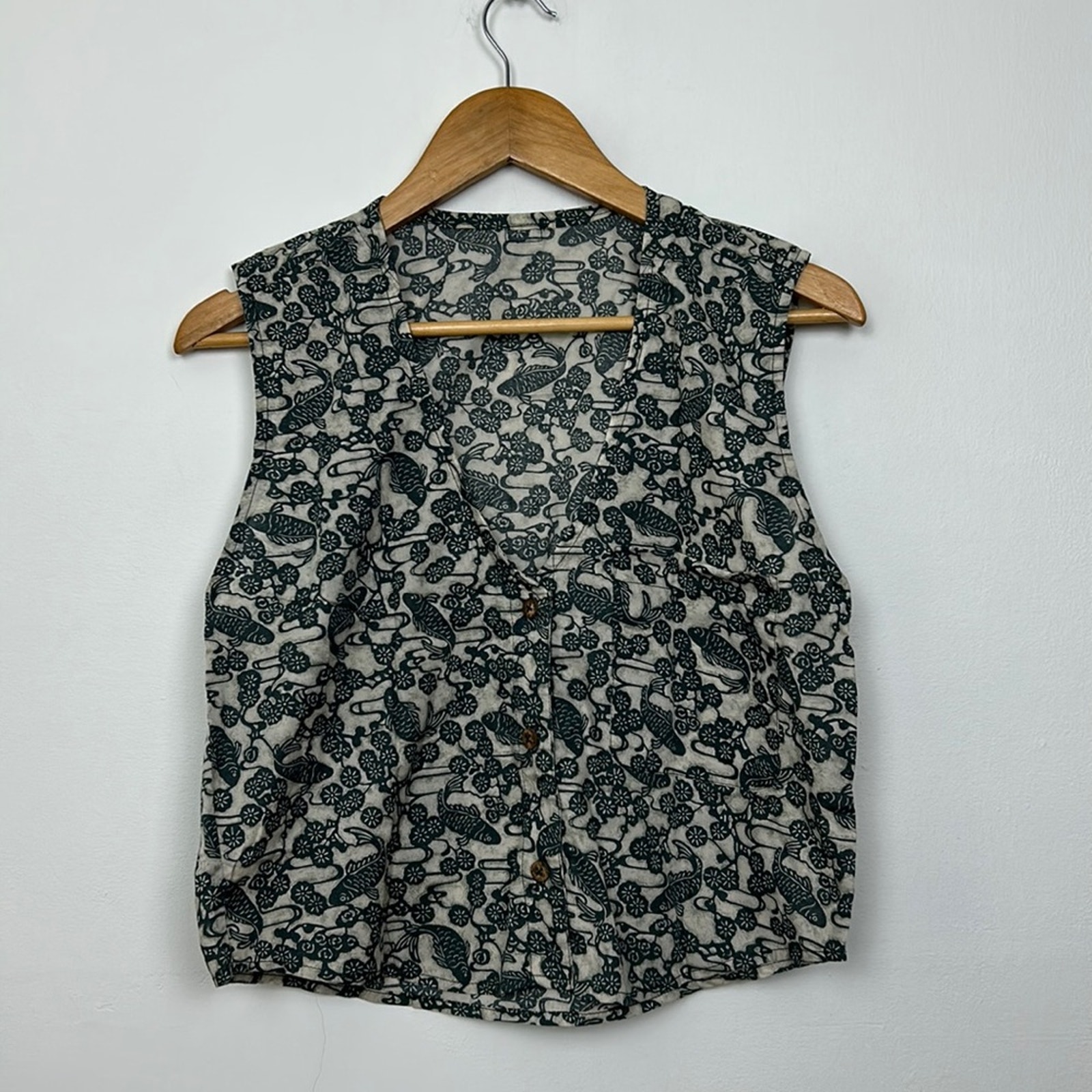 Vintage Women’s Patagonia koi Fish Print Vest