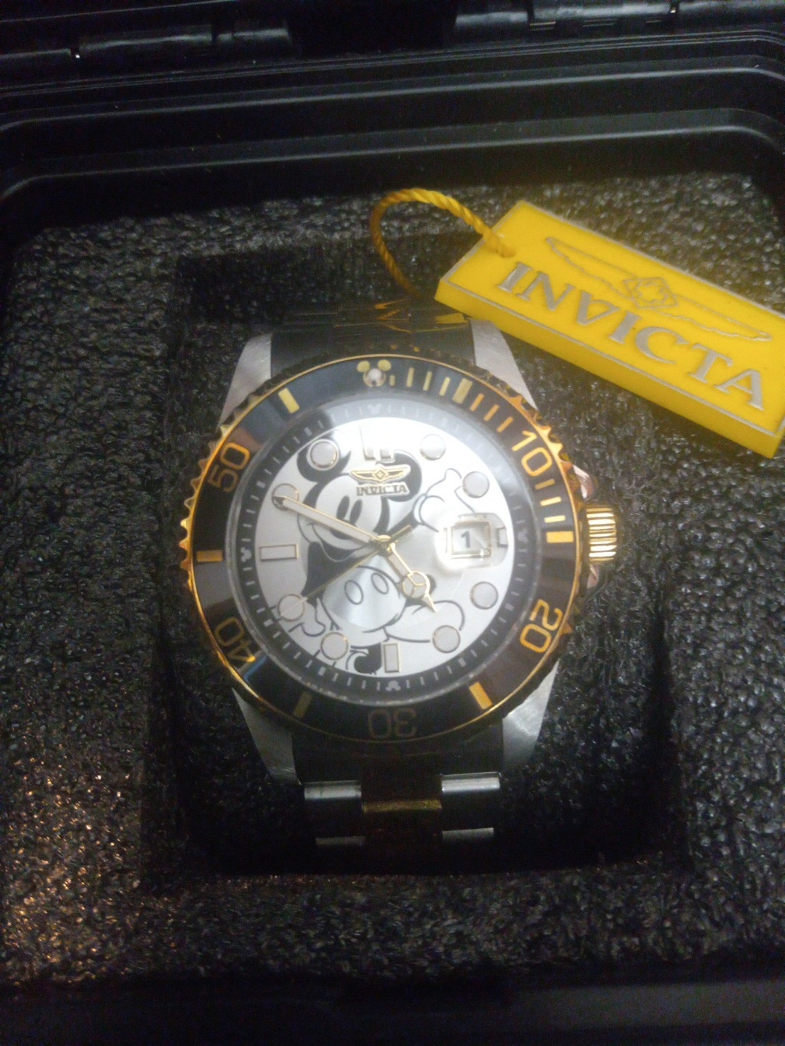 Invicta Disney Limited Edition Mickey Mouse Quartz Dial Watch