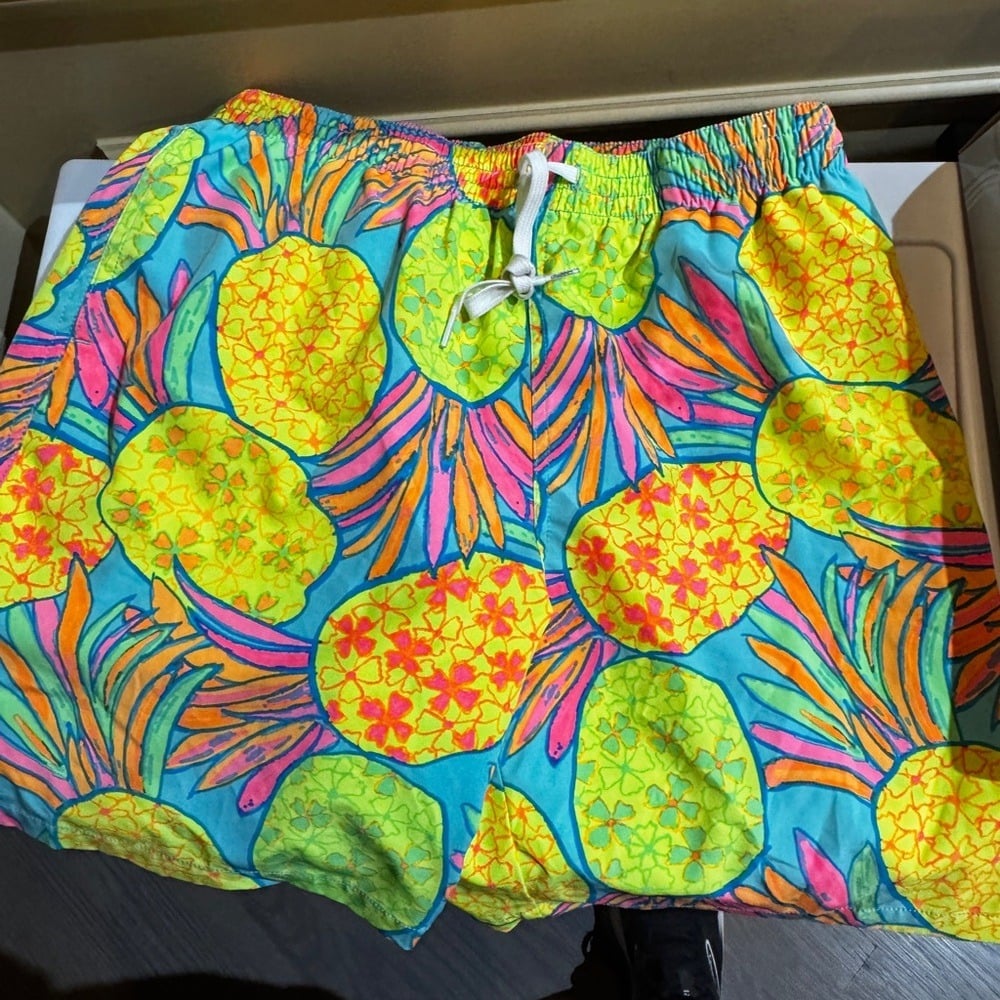 Chubbies swim trunks mens large Neon pineapples drawstring beach built in mesh.