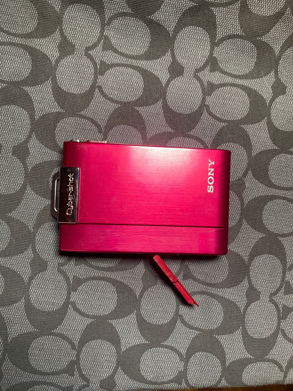 SONY Digital Camera Cyber-shot DSC-T200 Red 5.0x zoom with memory stick 1GB SONY Digital Camera Cyber-shot DSC-T200 Red 5.0x zoom with memory stick 1GB