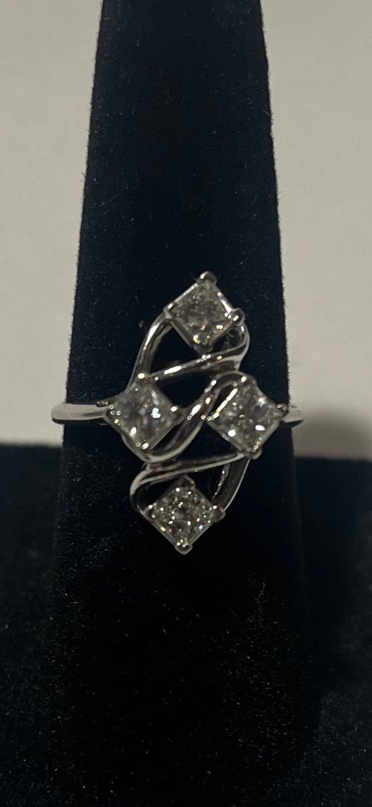 Stunning 14K White Gold Cocktail Ring