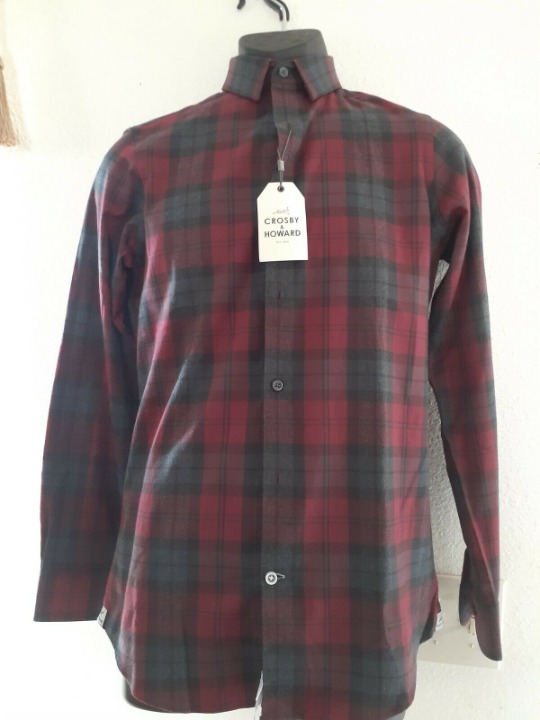 CROSBY AND HOWARD Small Red Long Sleeve