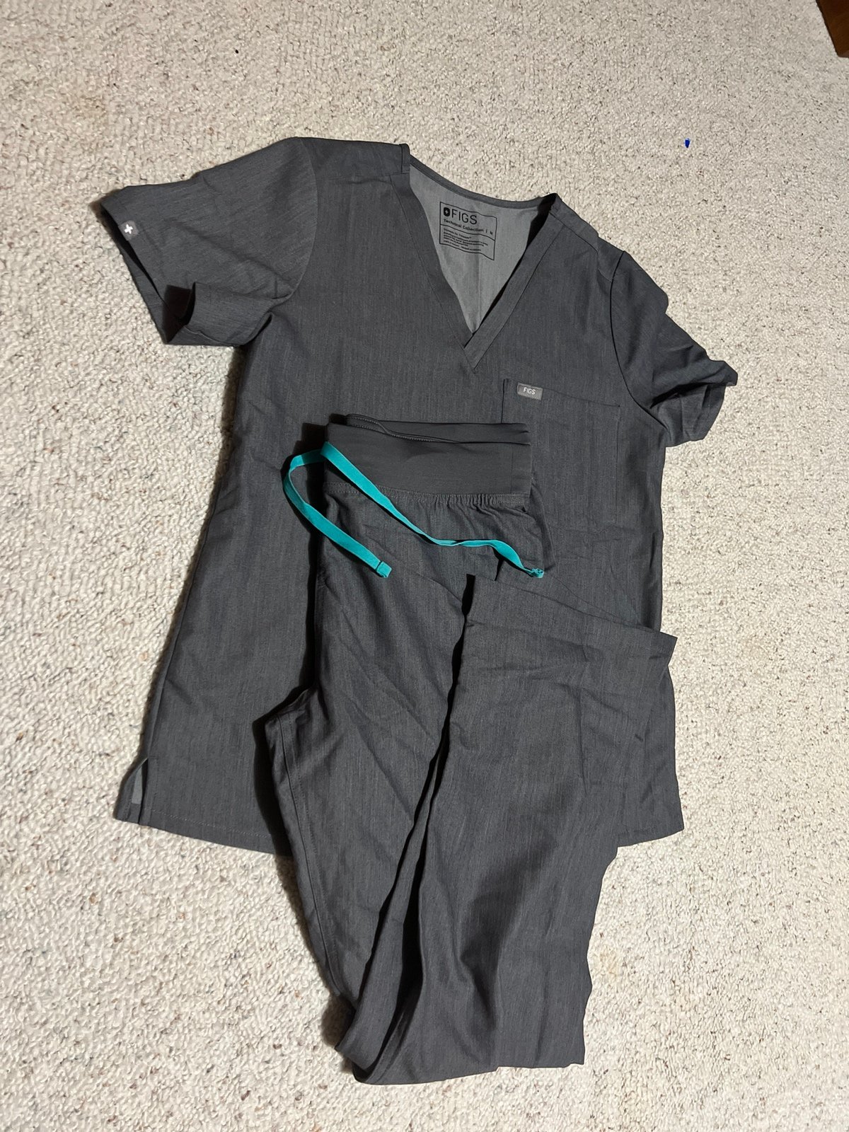 Figs scrub set
