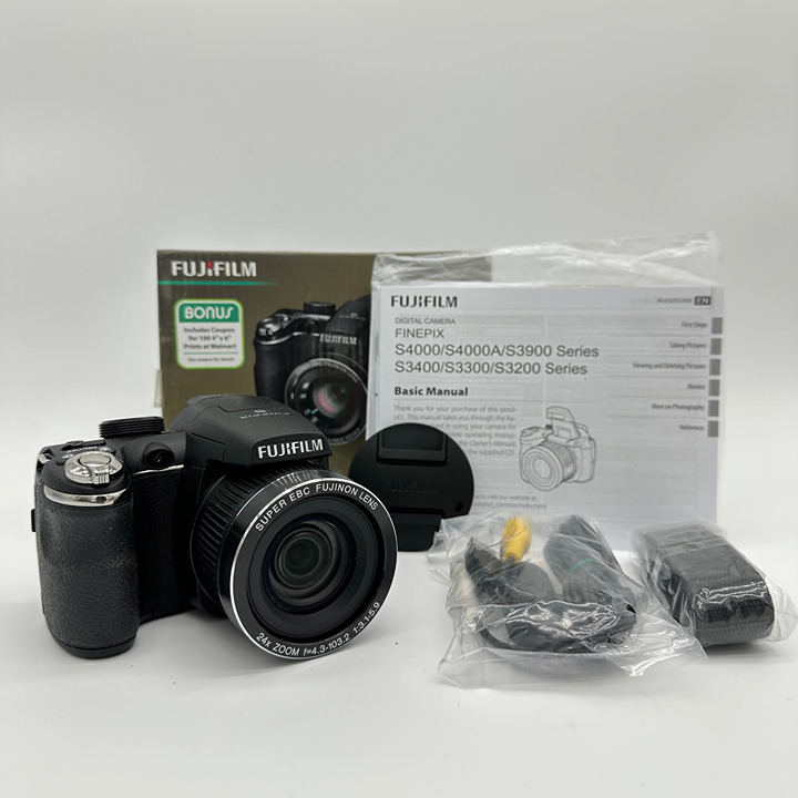 Fujifilm Finepix S3280 Digital Camera 14MP w/ Box & Accessories