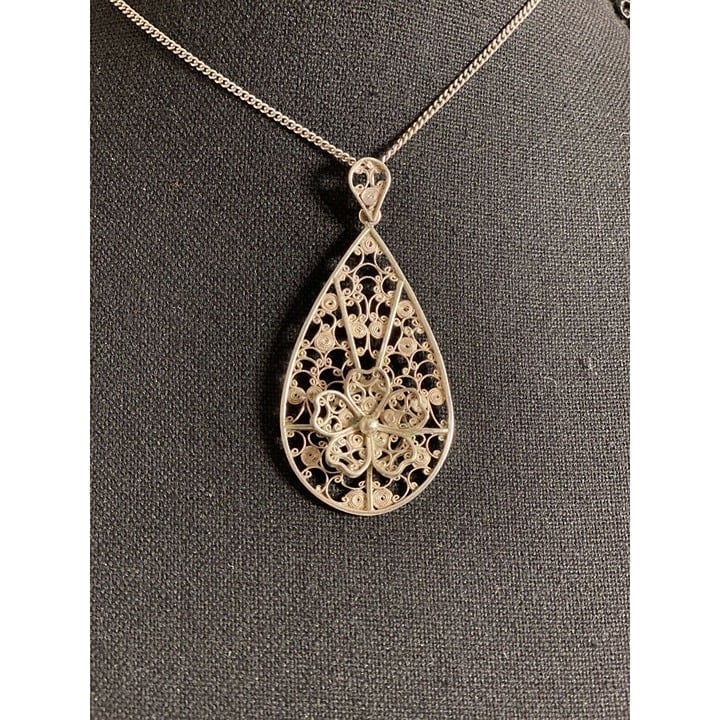 Vintage Unique Filigree Pendant 925 Silver With 830 LGr Silver Chain
