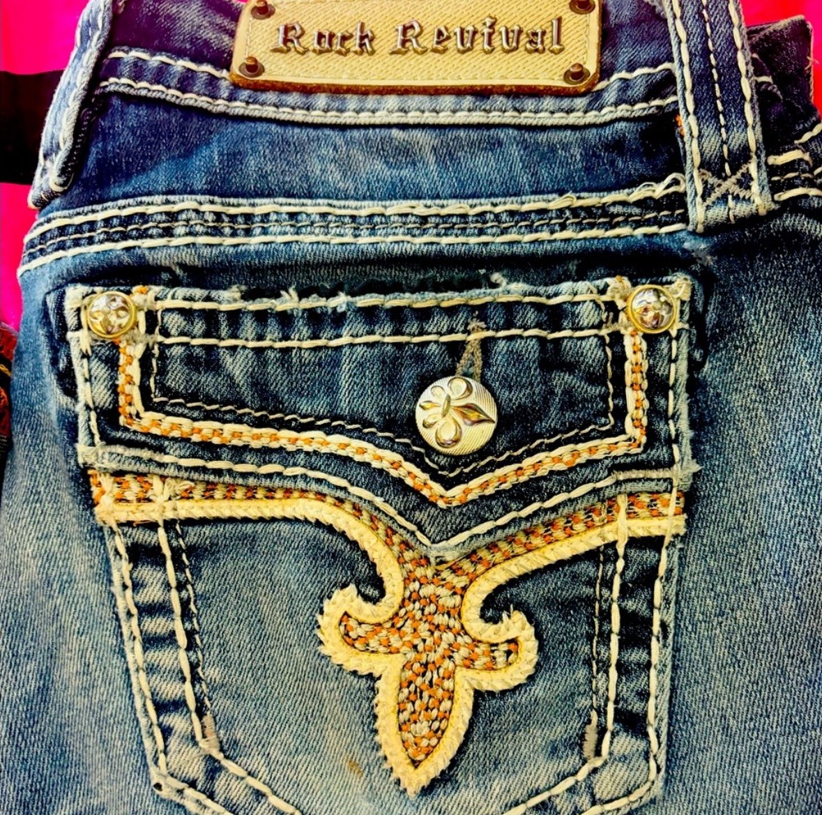 ROCK REVIVAL CAPRIS