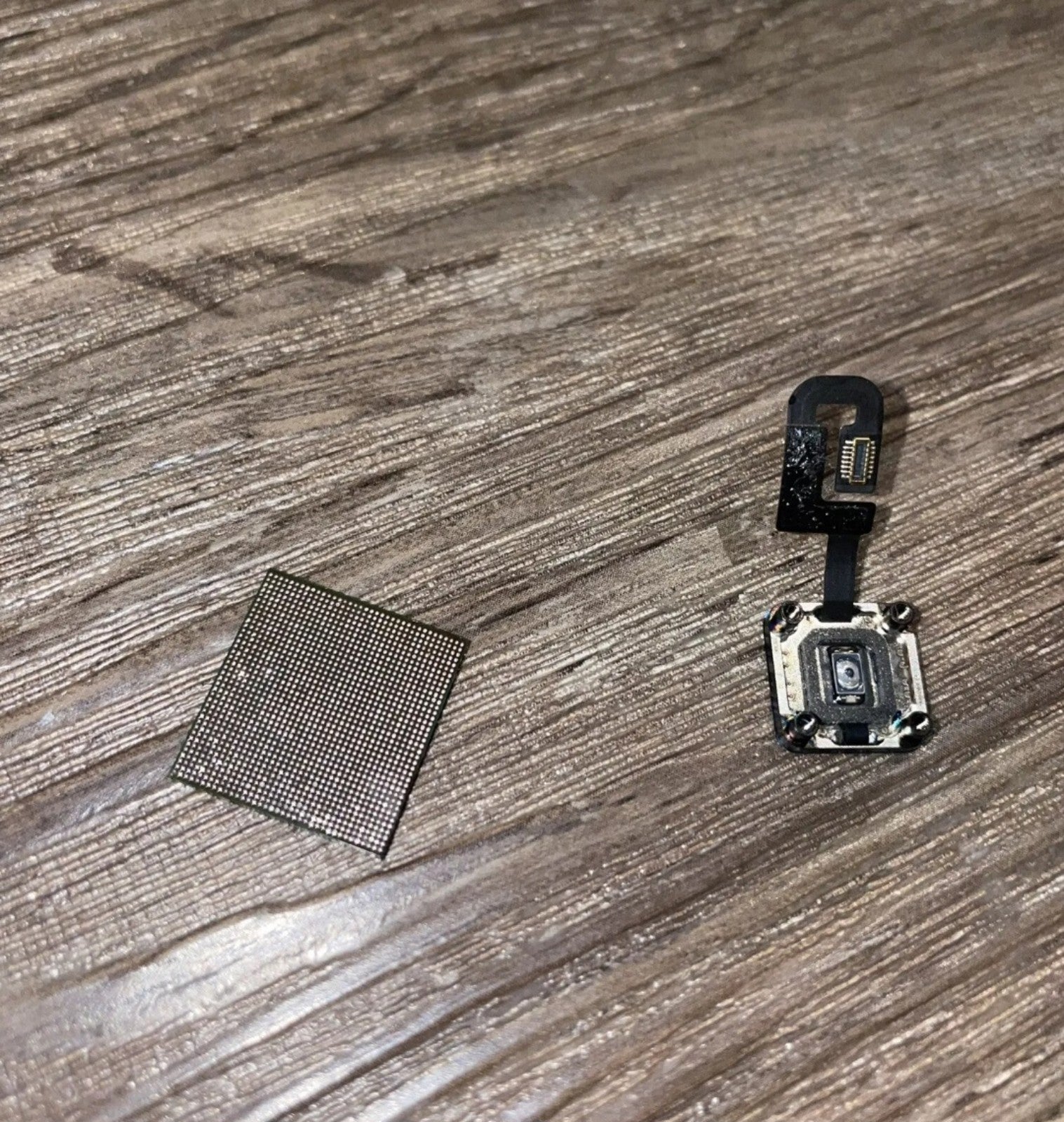Macbook Pro 2018-2020 Original T2 1G 1st Gen chip.