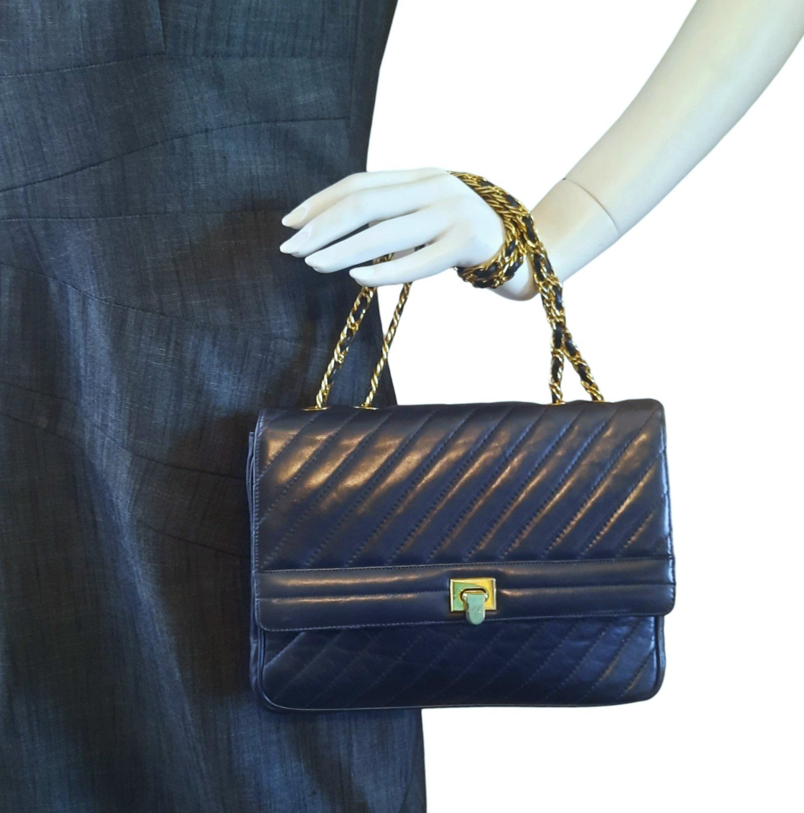 Vtg MORRIS MOSKOWITZ Navy/GWH Quilted Lambskin Leather Flap Front Shoulder Bag